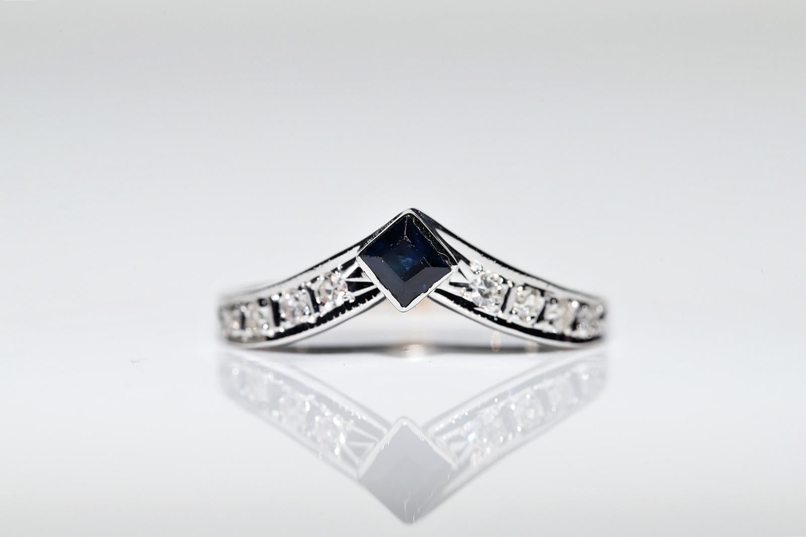 Vintage Circa 1980er Jahre 14k Gold Natürlicher Diamant und Saphir Dekorierter Ring Damen im Angebot