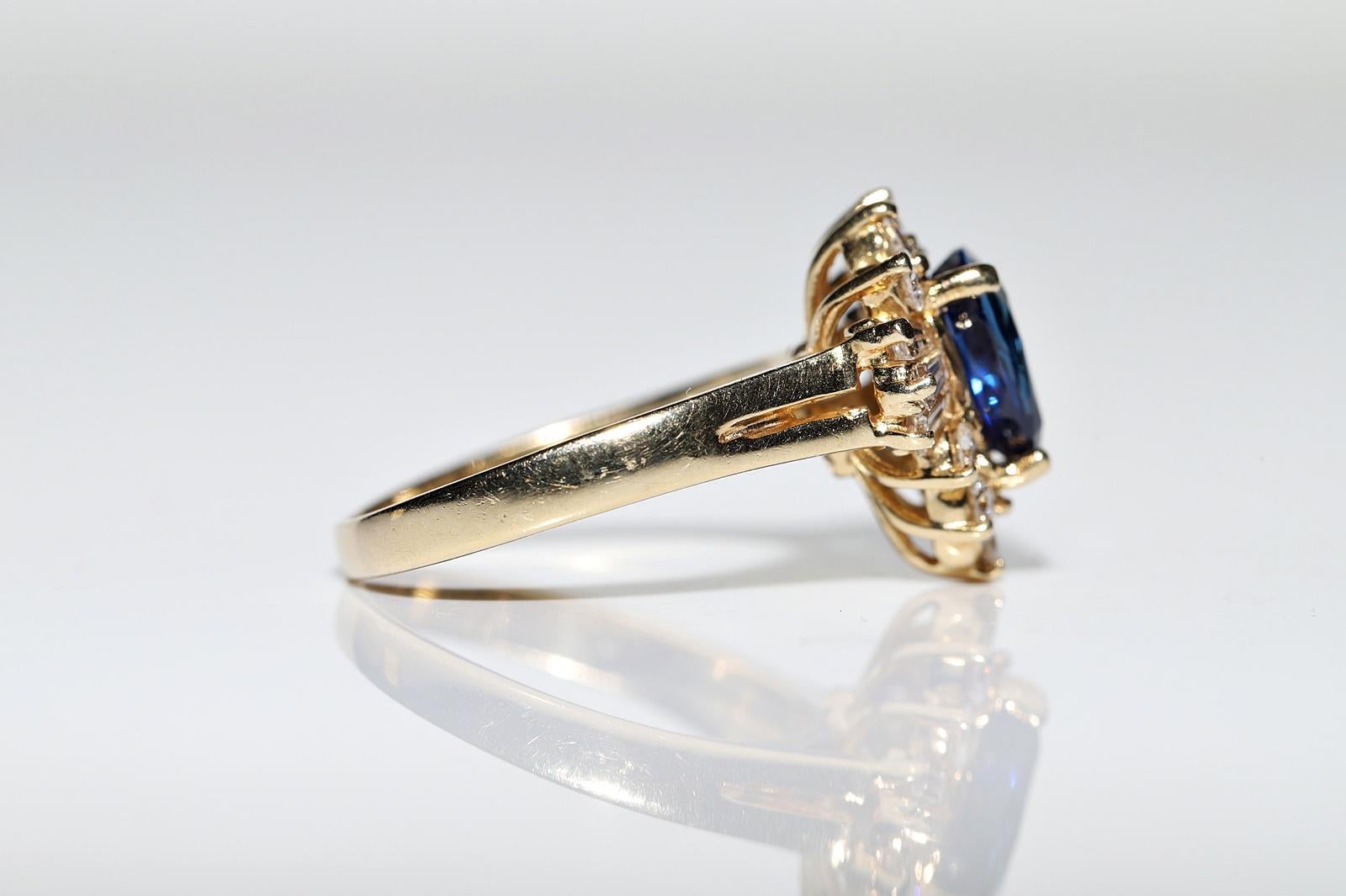 Vintage Circa 1980s 14k Gold Natural Diamond And Sapphire Decorated Ring  For Sale 2
