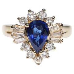 Vintage Circa 1980s 14k Gold Natural Diamond And Sapphire Decorated Ring 