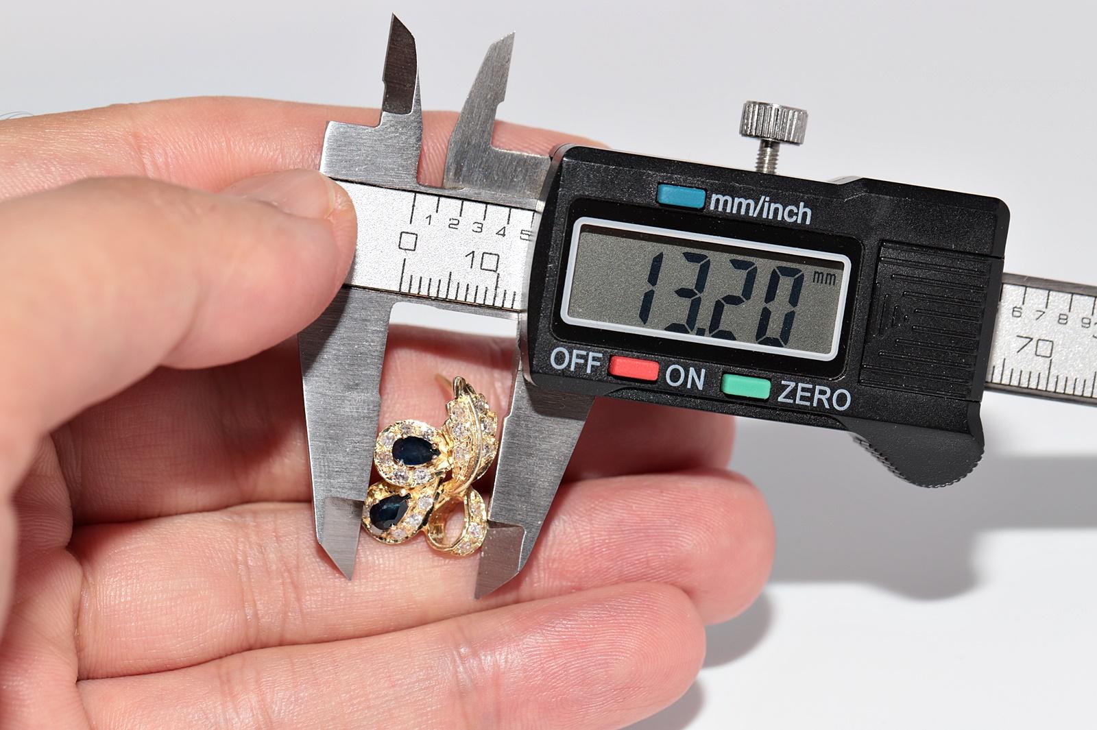 Orecchino stile foglia in oro 14k con diamante naturale e zaffiro, CIRCA 1980 in vendita 3