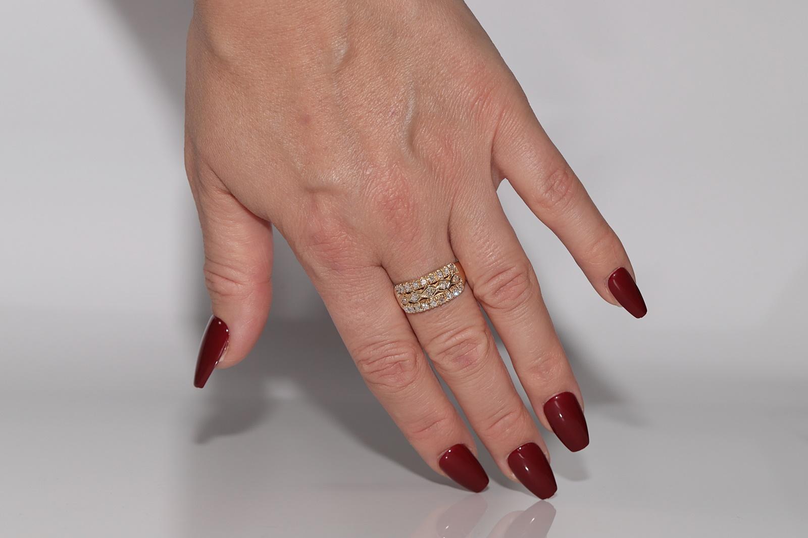 Vintage Circa 1980er Jahre 14k Gold Natürlicher Diamant Dekorierter Bandring im Angebot 7