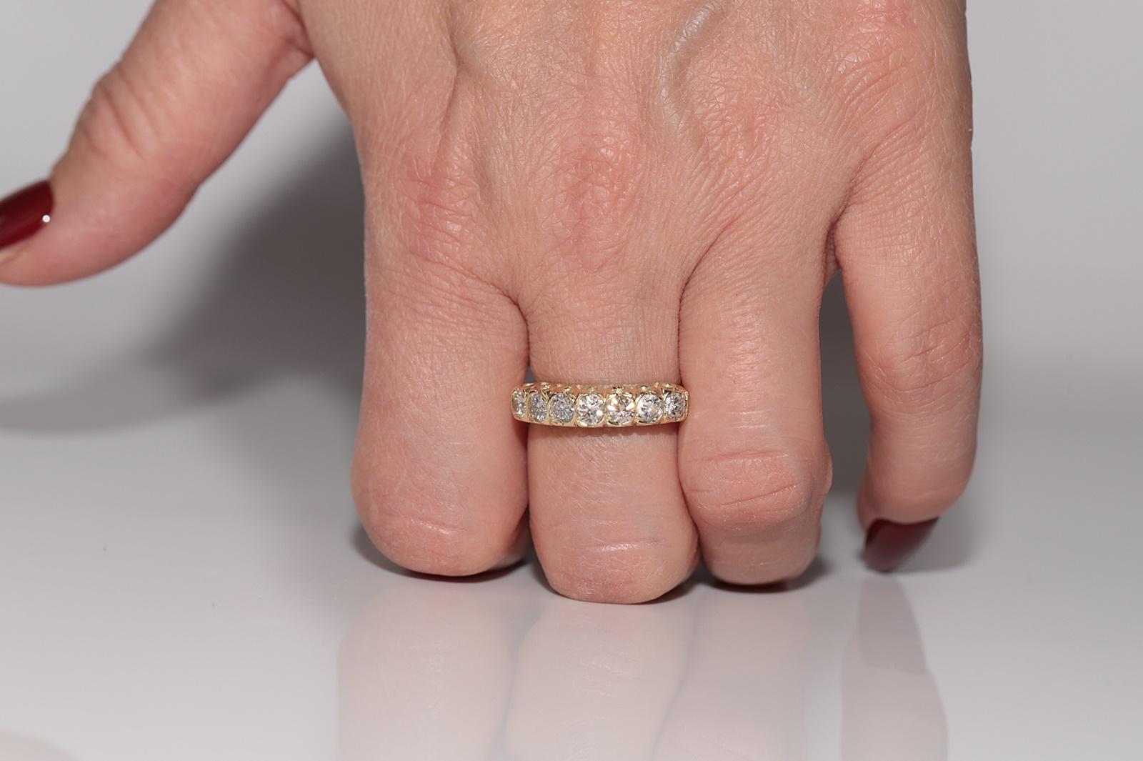 Vintage Circa 1980s 14k Gold Natural Diamond Decorated Band Ring For Sale 8