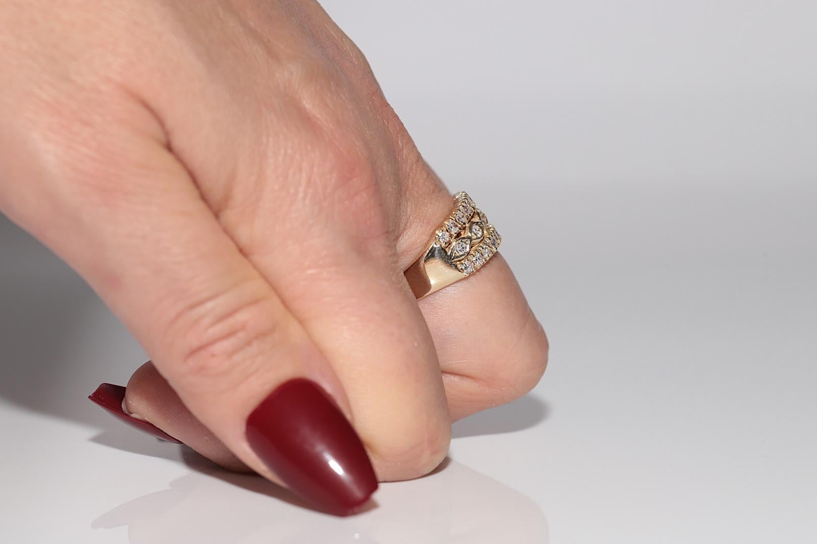 Vintage Circa 1980er Jahre 14k Gold Natürlicher Diamant Dekorierter Bandring im Angebot 11