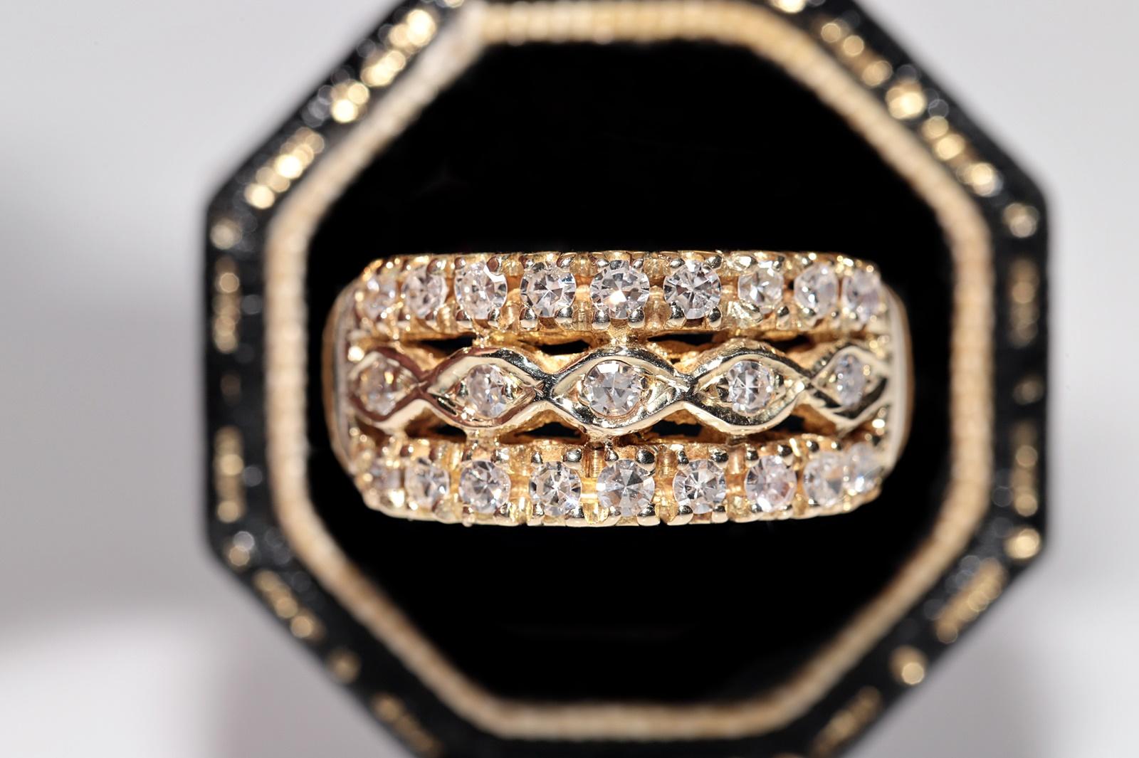 In sehr gutem Zustand.
Das Gesamtgewicht beträgt 5.8 Gramm.
Insgesamt ist Diamant 0,65 ct.
Der Diamant hat die Farbe H und die Reinheit vs-s1.
Ringgröße ist US 7.5
Wir können jede Größe herstellen.
Die Box ist nicht enthalten.
Bitte kontaktieren Sie