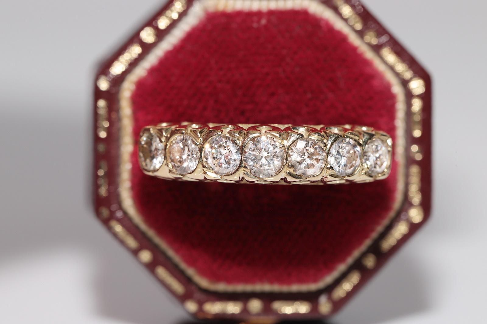 In very good condition.
Total weight is 4 grams.
Totally is diamond  0.80 ct.
The diamond is has H-I-J-K color and vs-s1-s2 clarity.
Ring size is US 7
We can make any size.
Box is not included.
Please contact for any questions.
