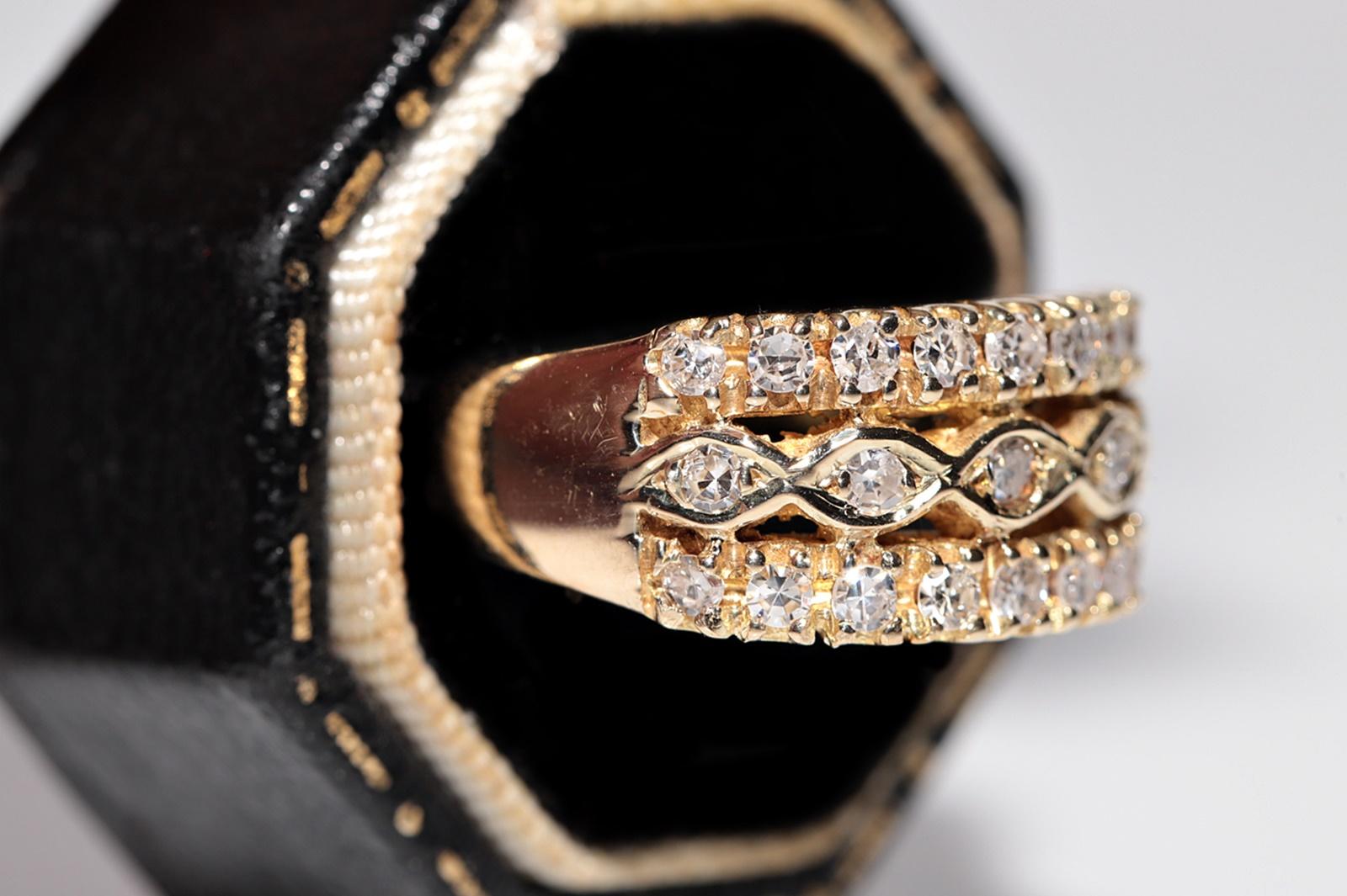 Vintage Circa 1980er Jahre 14k Gold Natürlicher Diamant Dekorierter Bandring (Retro) im Angebot