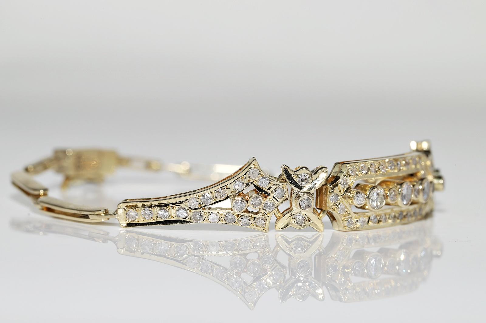 Vintage Circa 1980s  14k Gold Natural Diamond Decorated Bracelet  For Sale 2
