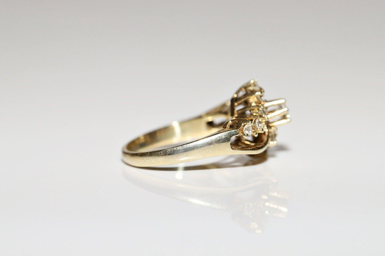 Vintage Circa 1980s 14k Gold Natural Diamond Decorated Cluster Ring  In Good Condition For Sale In Fatih/İstanbul, 34