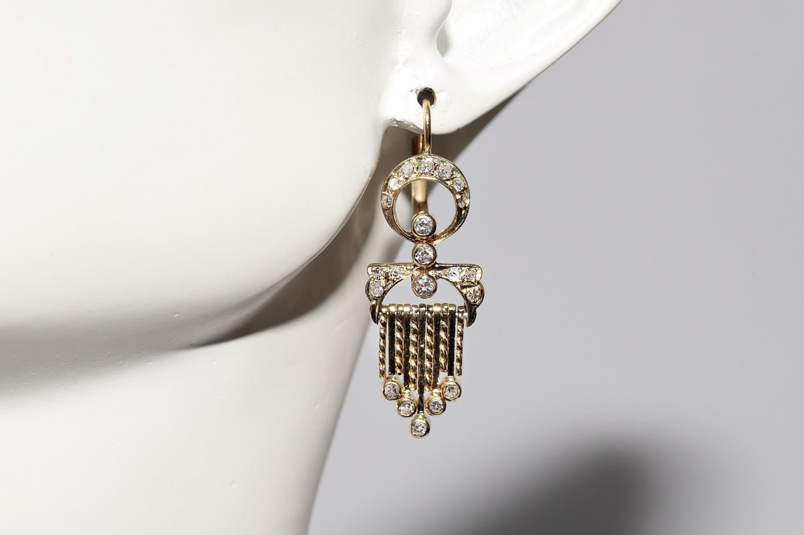 Vintage Circa 1980er Jahre 14k Gold Natürlicher Diamant Dekorierter Tropfenohrring im Angebot 6