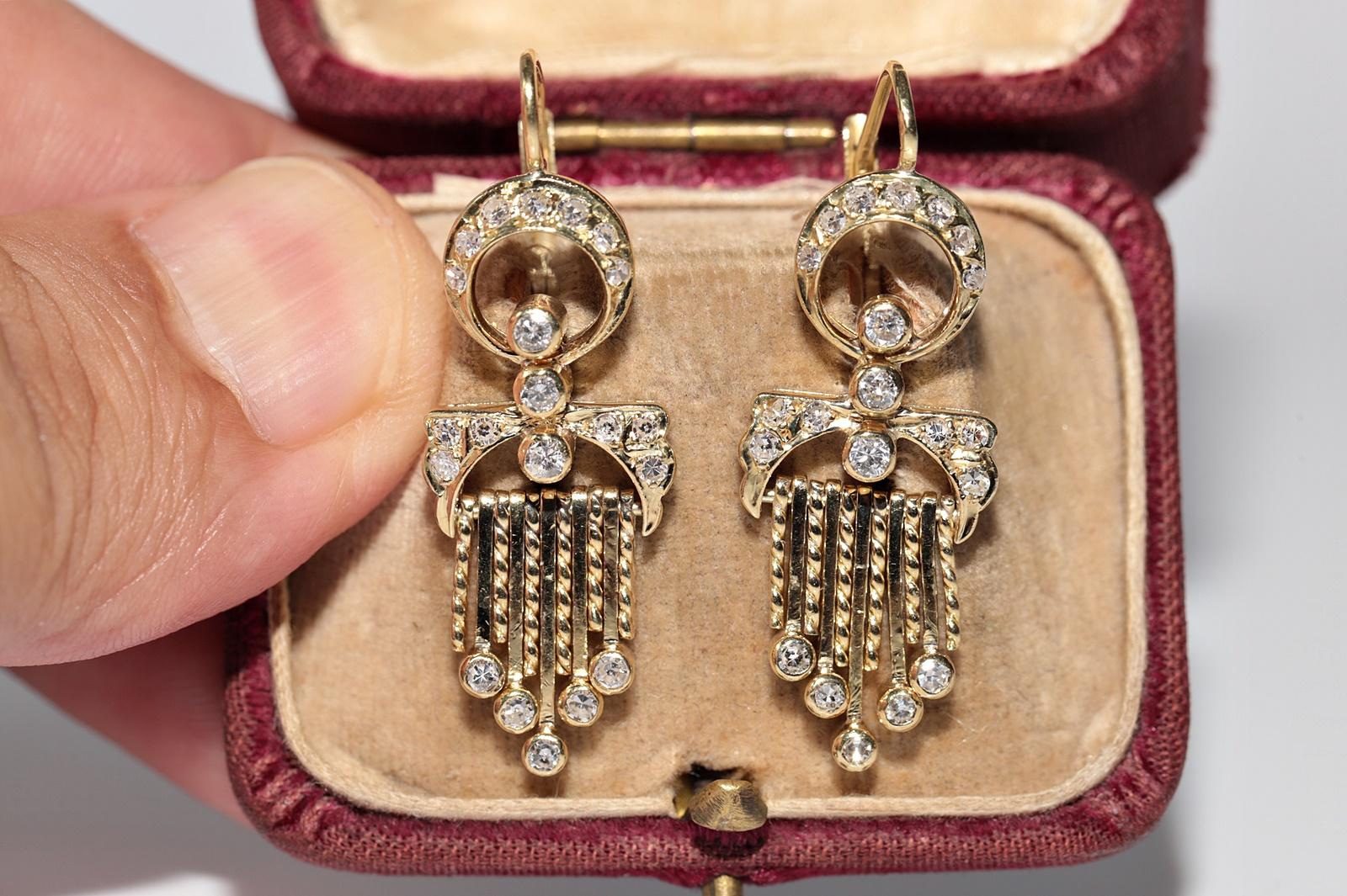 In sehr gutem Zustand.
Das Gesamtgewicht beträgt 10.9 Gramm.
Insgesamt ist der Diamant 1,30 ct.
Der Diamant hat die Farbe H-I und die Reinheit s1-s2.
Die Box ist nicht enthalten.
Bitte kontaktieren Sie uns bei Fragen.