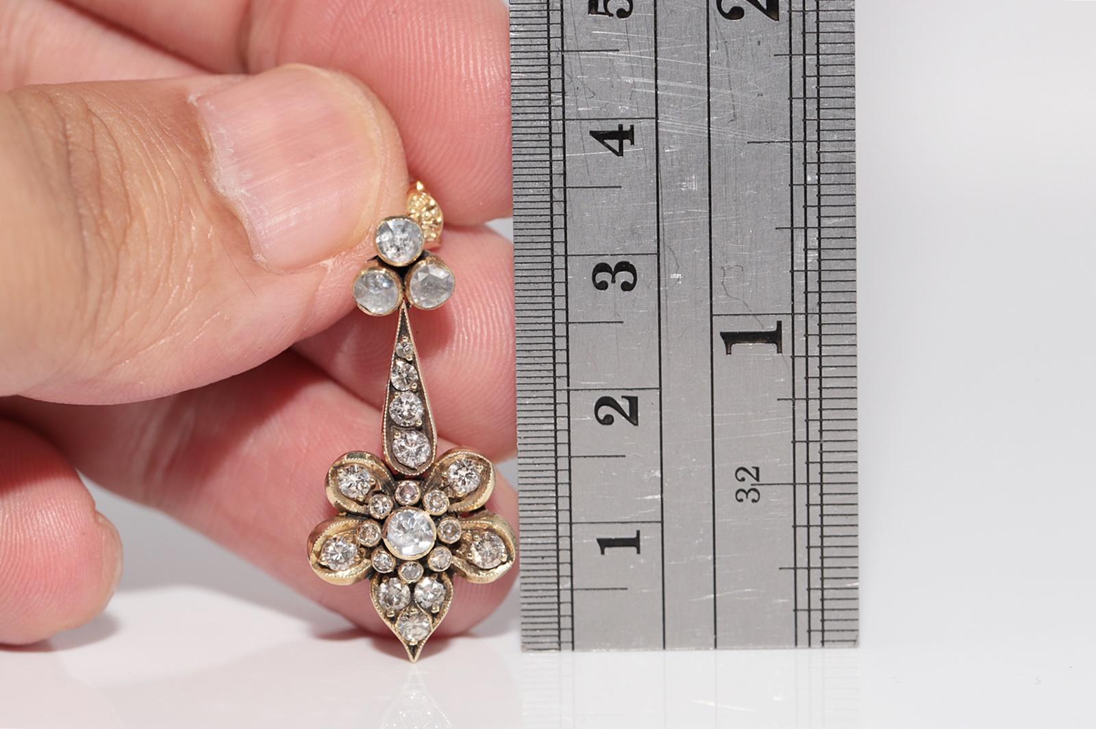 In sehr gutem Zustand.
Gesamtgewicht 7,5 Gramm.
Total ist Brillantschliff Diamant 1 ct.
Insgesamt ist der Diamant im Rosenschliff 0,80 ct.
Der Diamant ist G-H Farbe und vvs-vs Klarheit.
Die Schachtel ist nicht enthalten.
Bitte kontaktieren Sie uns