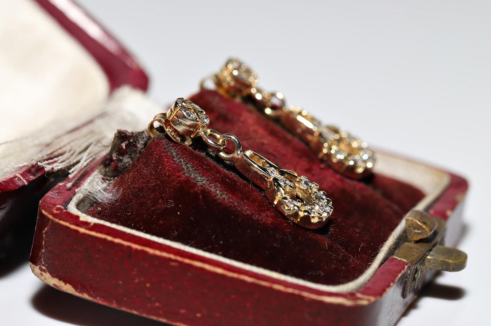 Vintage Circa 1980er Jahre 14k Gold Natürlicher Diamant Dekorierter Tropfenohrring (Retro) im Angebot