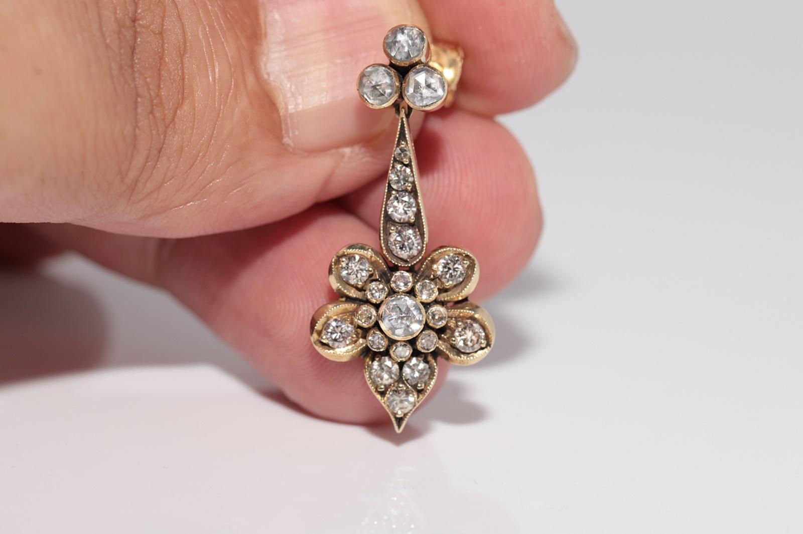 Vintage Circa 1980er Jahre 14k Gold Natürlicher Diamant Dekorierter Tropfenohrring Damen im Angebot