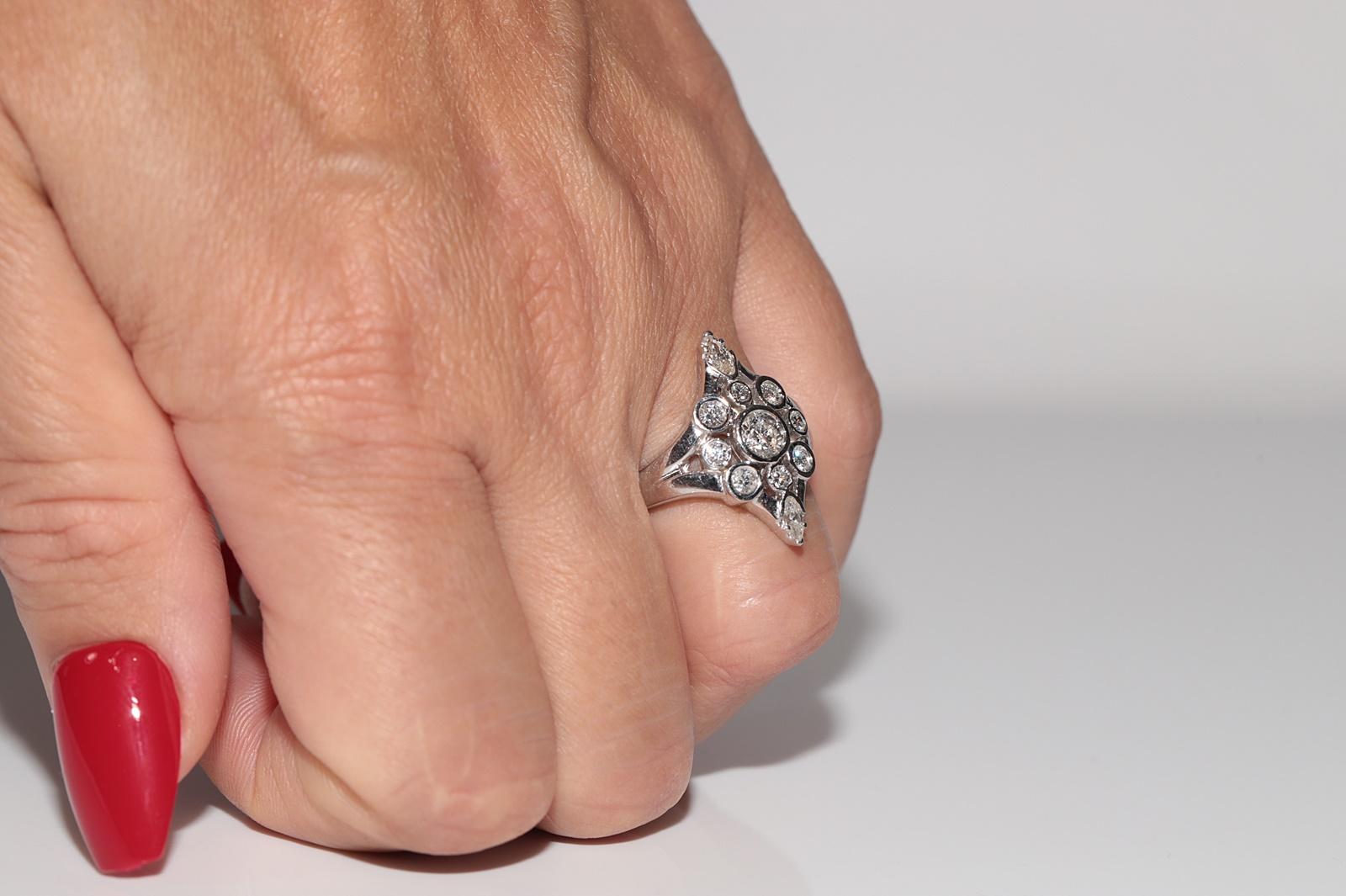 Vintage CIRCA 1980s 14k Gold Natürlicher Diamant Verziert Navette Design Ring im Angebot 10