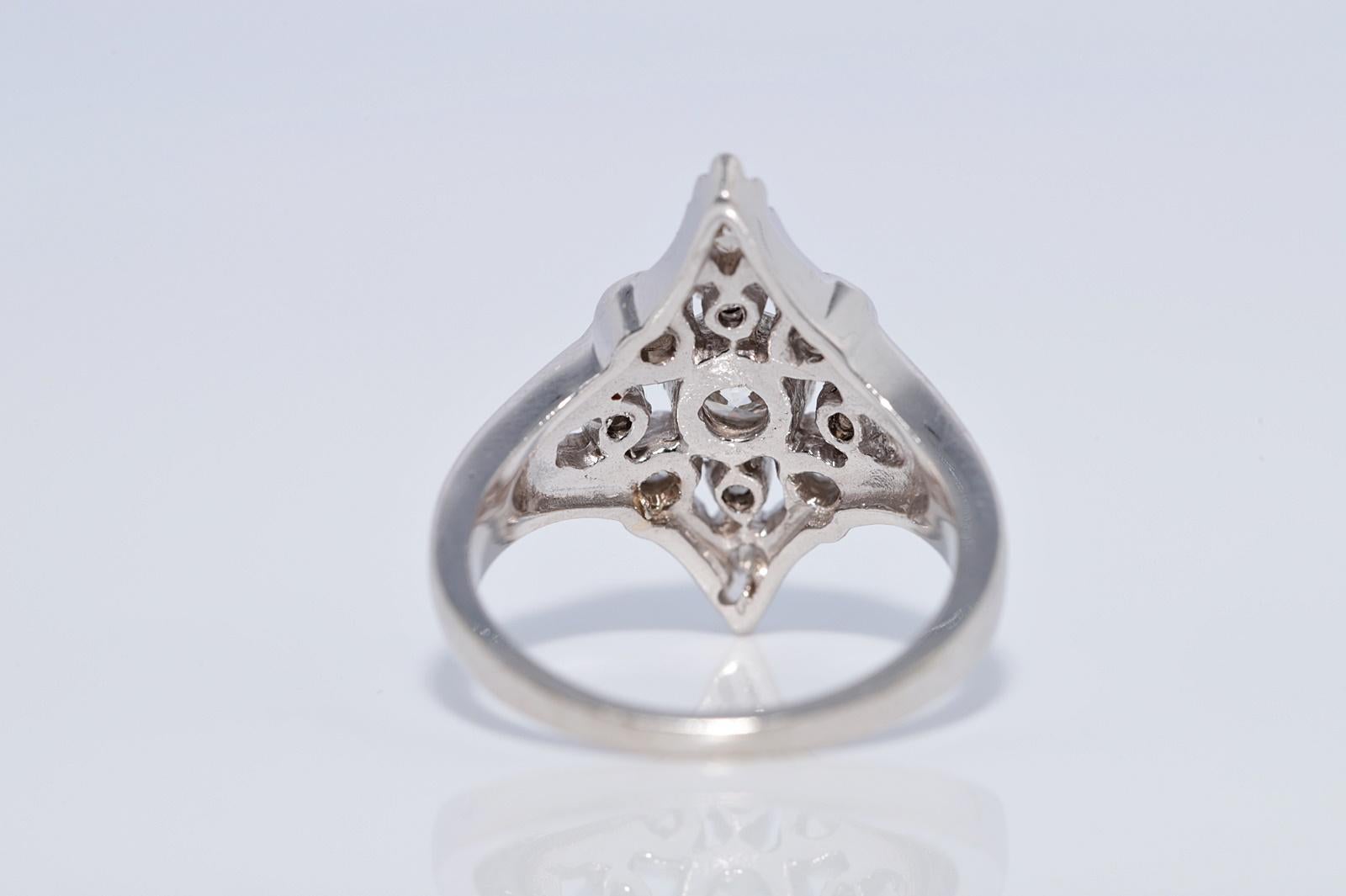 Vintage CIRCA 1980s 14k Gold Natürlicher Diamant Verziert Navette Design Ring Damen im Angebot