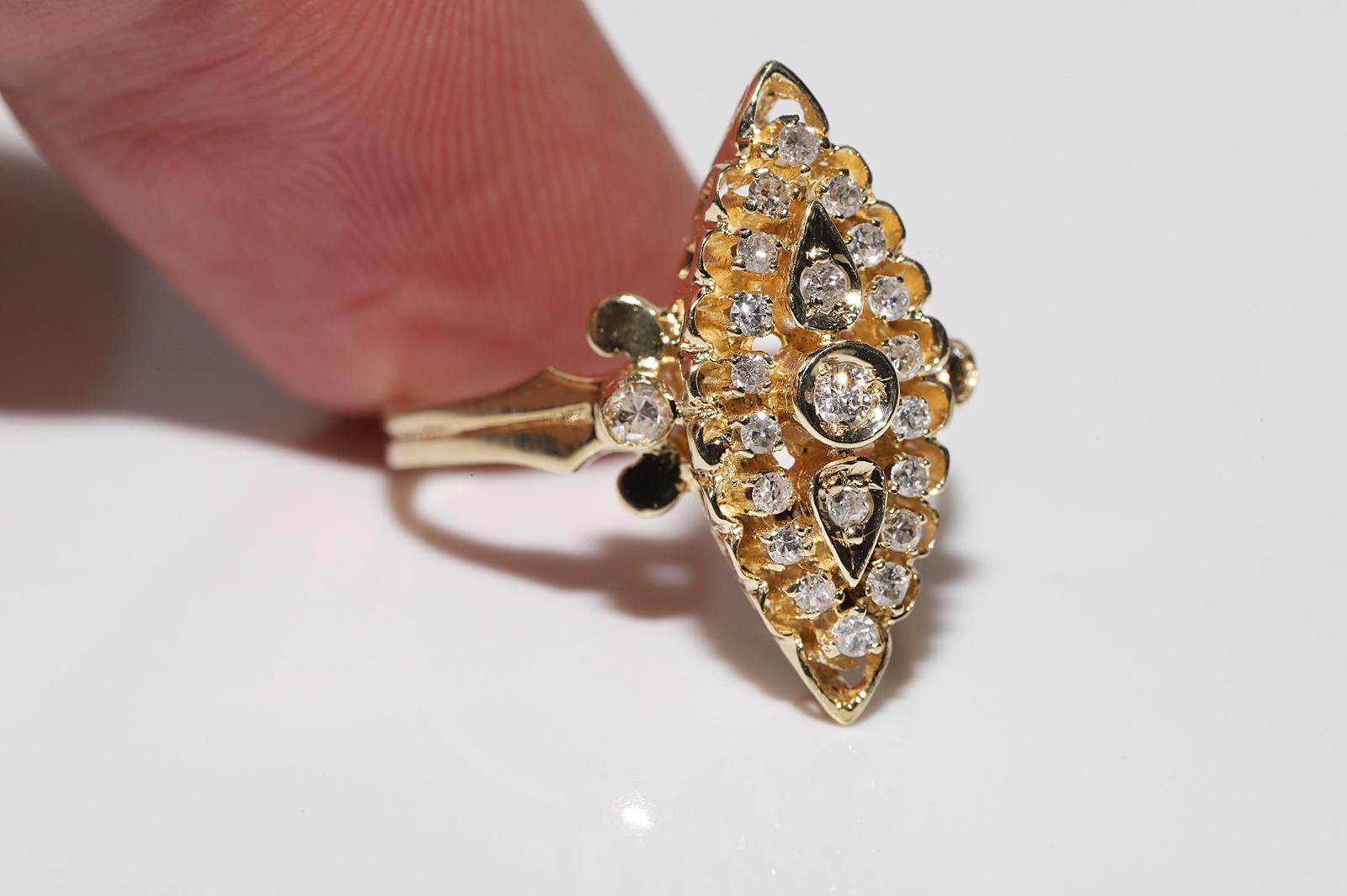 Vintage Circa 1980er Jahre 14k Gold Natürlicher Diamant Dekorierter Navette Ring im Angebot 4