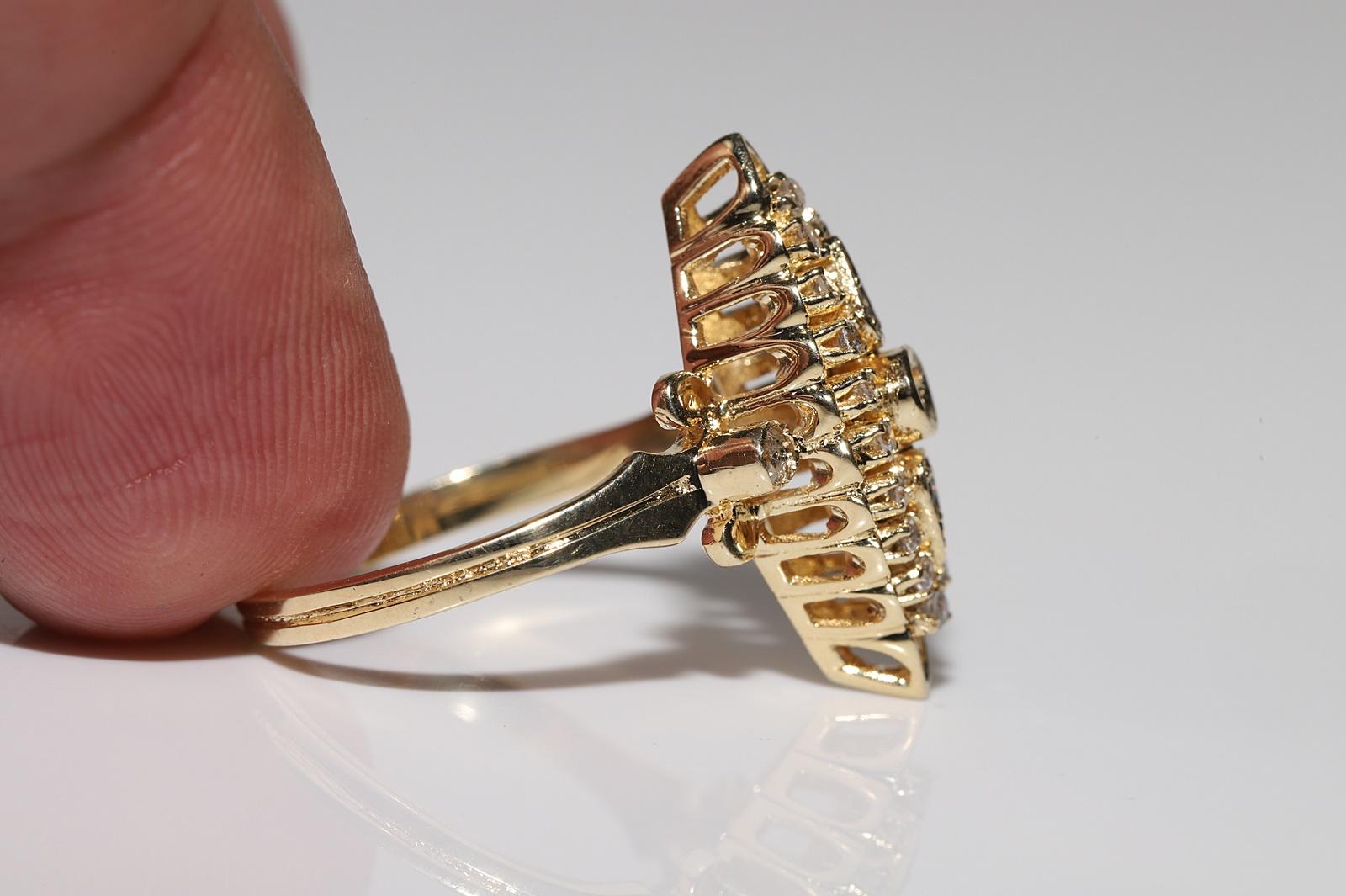 Vintage Circa 1980er Jahre 14k Gold Natürlicher Diamant Dekorierter Navette Ring im Angebot 5