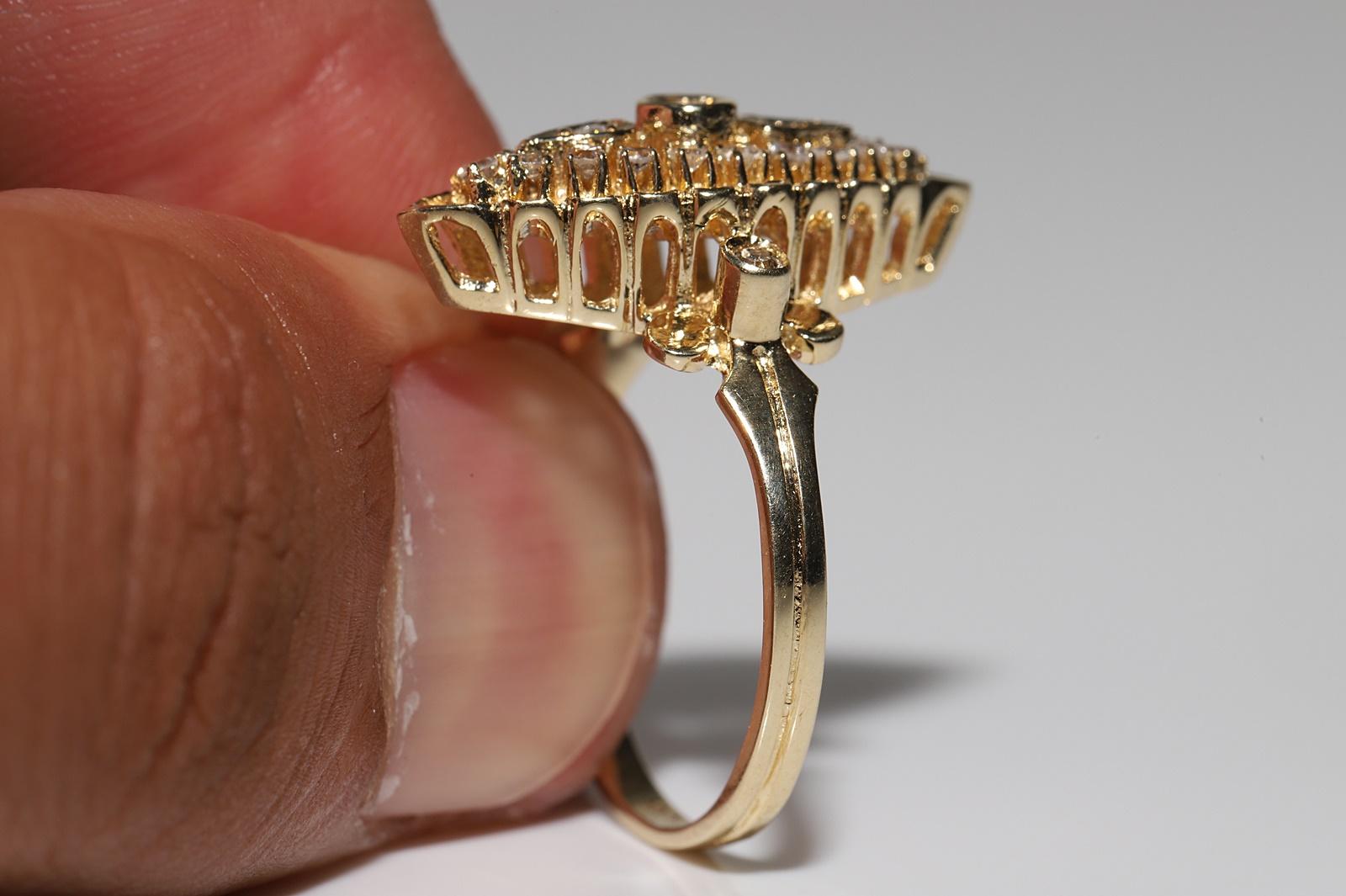 Vintage Circa 1980er Jahre 14k Gold Natürlicher Diamant Dekorierter Navette Ring im Angebot 6
