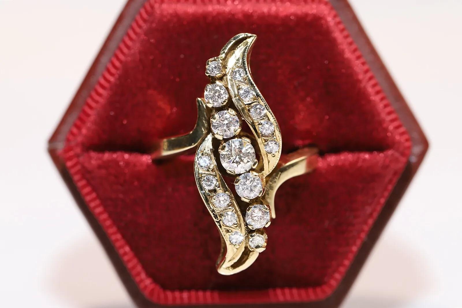 Vintage Circa 1980er Jahre 14k Gold Natürlicher Diamant Dekorierter Navette Ring (Retro) im Angebot