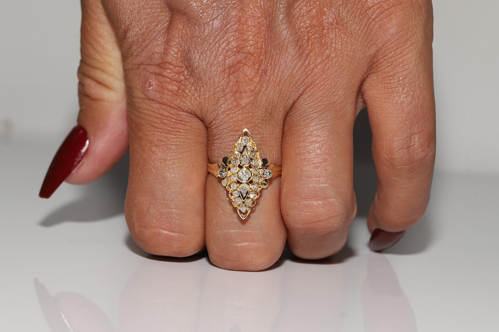 Vintage Circa 1980er Jahre 14k Gold Natürlicher Diamant Dekorierter Navette Ring (Brillantschliff) im Angebot