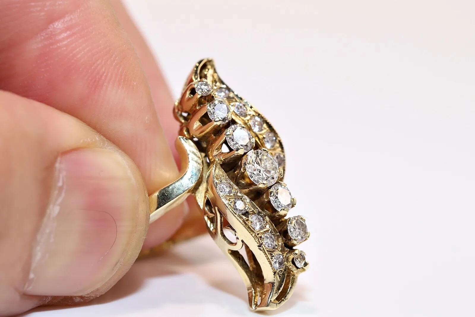 Vintage Circa 1980s 14k Gold Natural Diamond Decorated Navette Ring In Good Condition For Sale In Fatih/İstanbul, 34