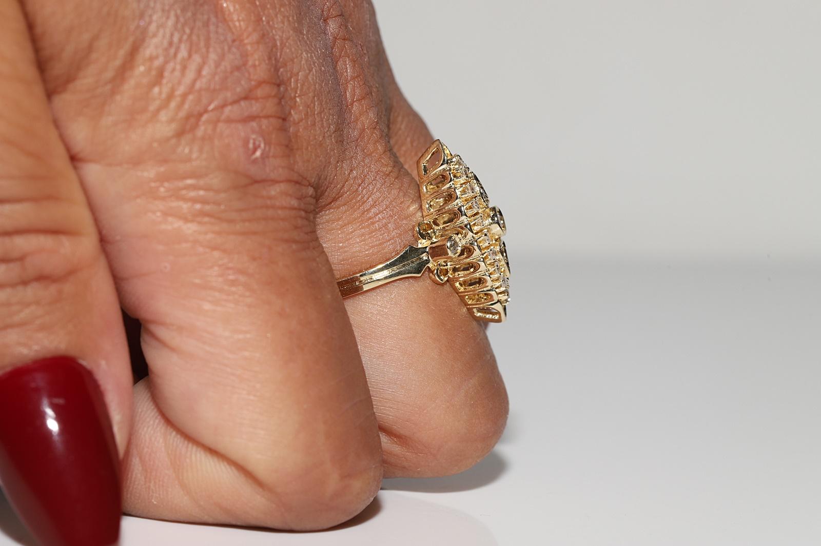 Vintage Circa 1980er Jahre 14k Gold Natürlicher Diamant Dekorierter Navette Ring Damen im Angebot