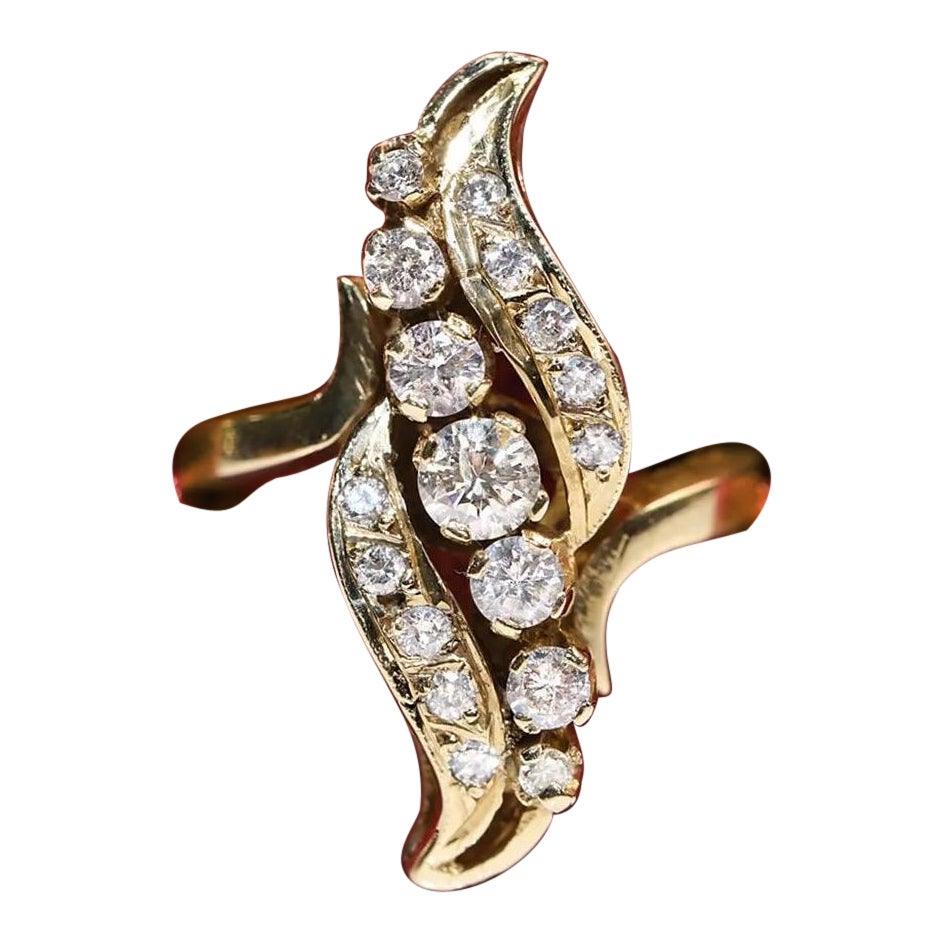 Vintage Circa 1980er Jahre 14k Gold Natürlicher Diamant Dekorierter Navette Ring