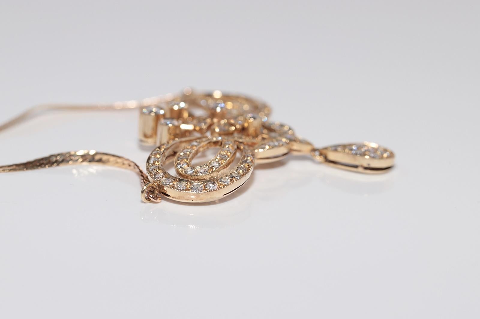 Vintage Circa 1980er Jahre 14k Gold Natürlicher Diamant Dekorierter Anhänger Halskette im Angebot 7