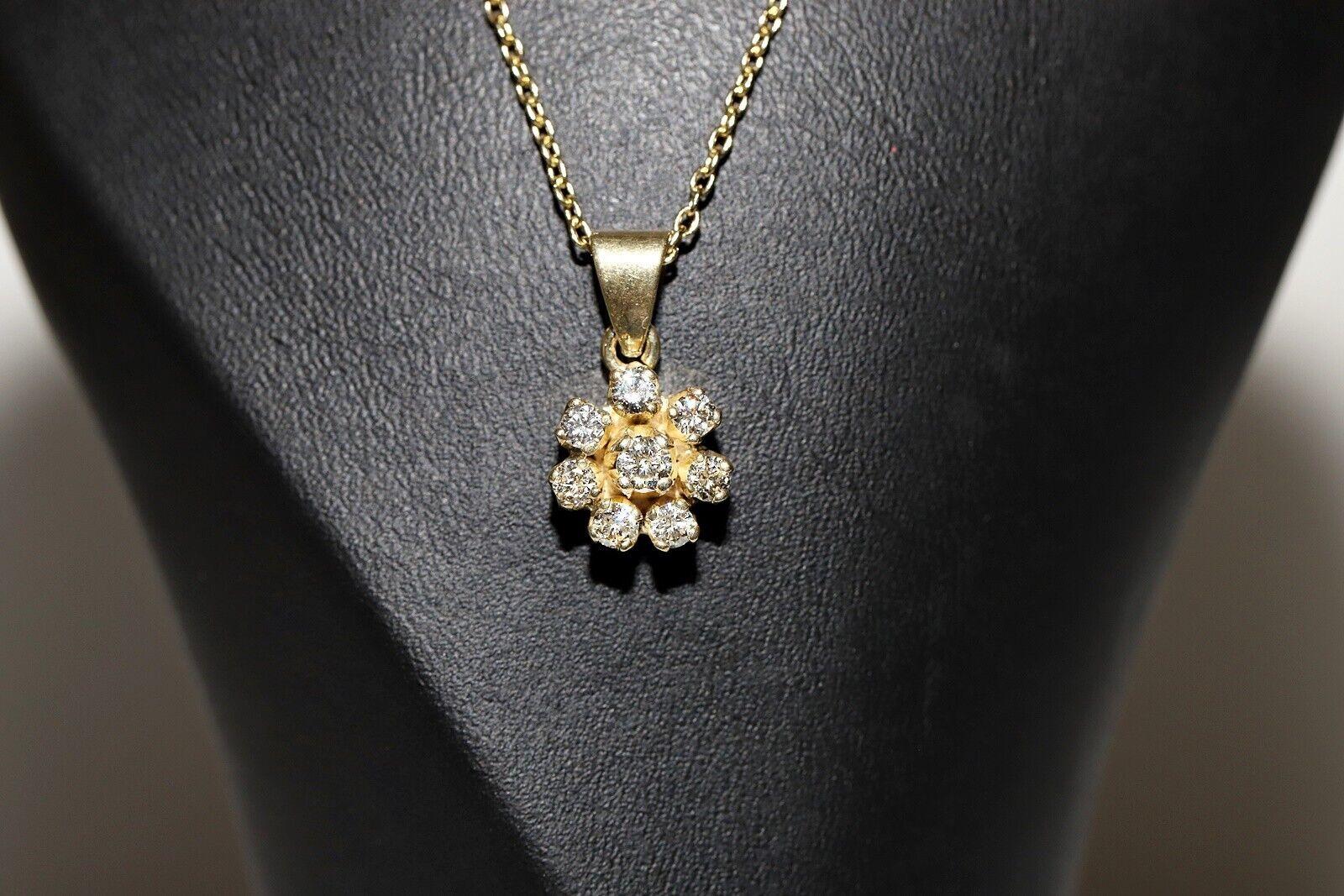 In very good condition.
Total weight is 5.4 grams.
Totally is diamond about 0.50 carat.
The diamond is has G-H color and vvs-vs.
Total lenght is chain 42 cm.
Please contact for any questions.