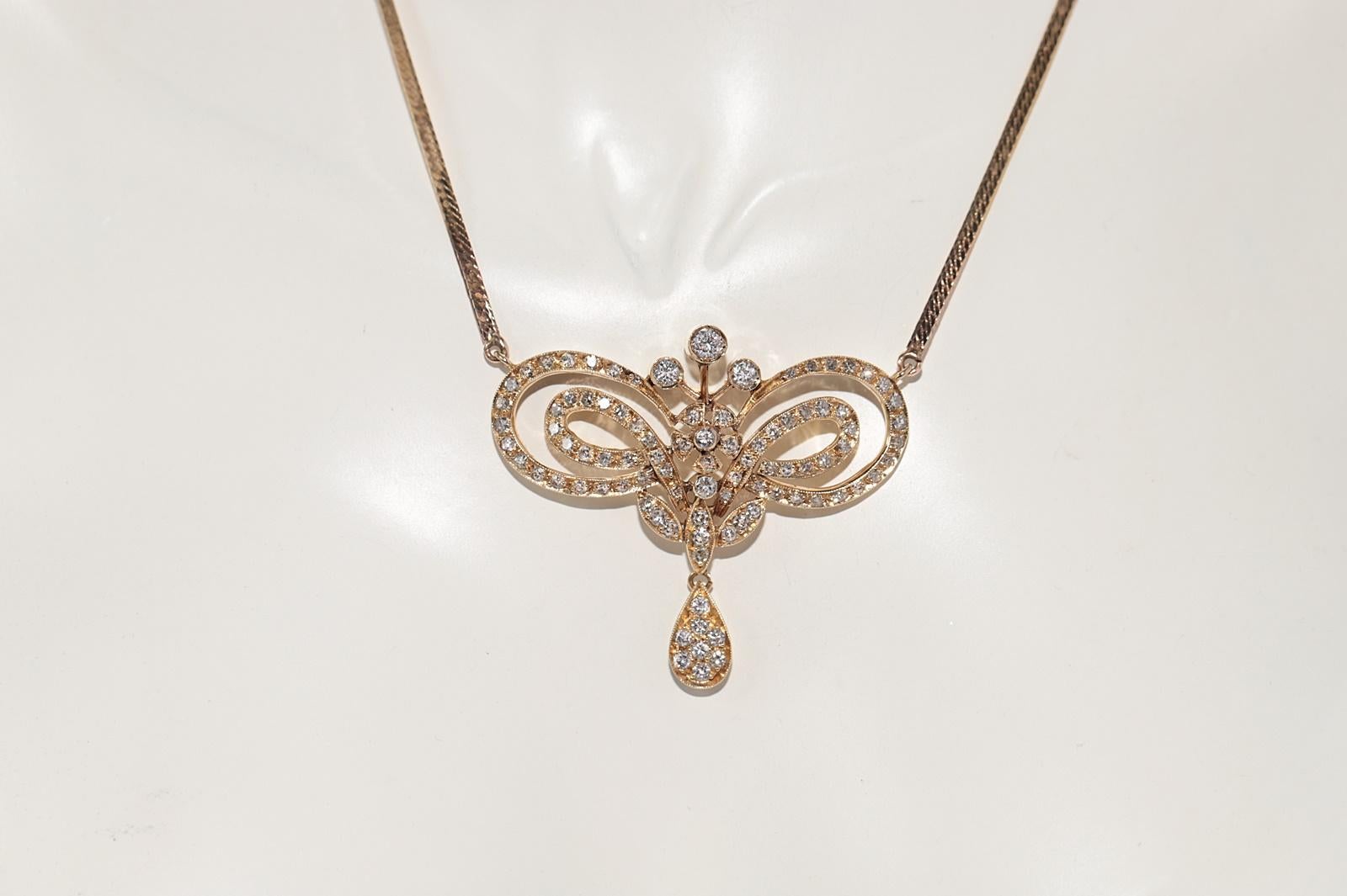 Vintage Circa 1980er Jahre 14k Gold Natürlicher Diamant Dekorierter Anhänger Halskette (Brillantschliff) im Angebot