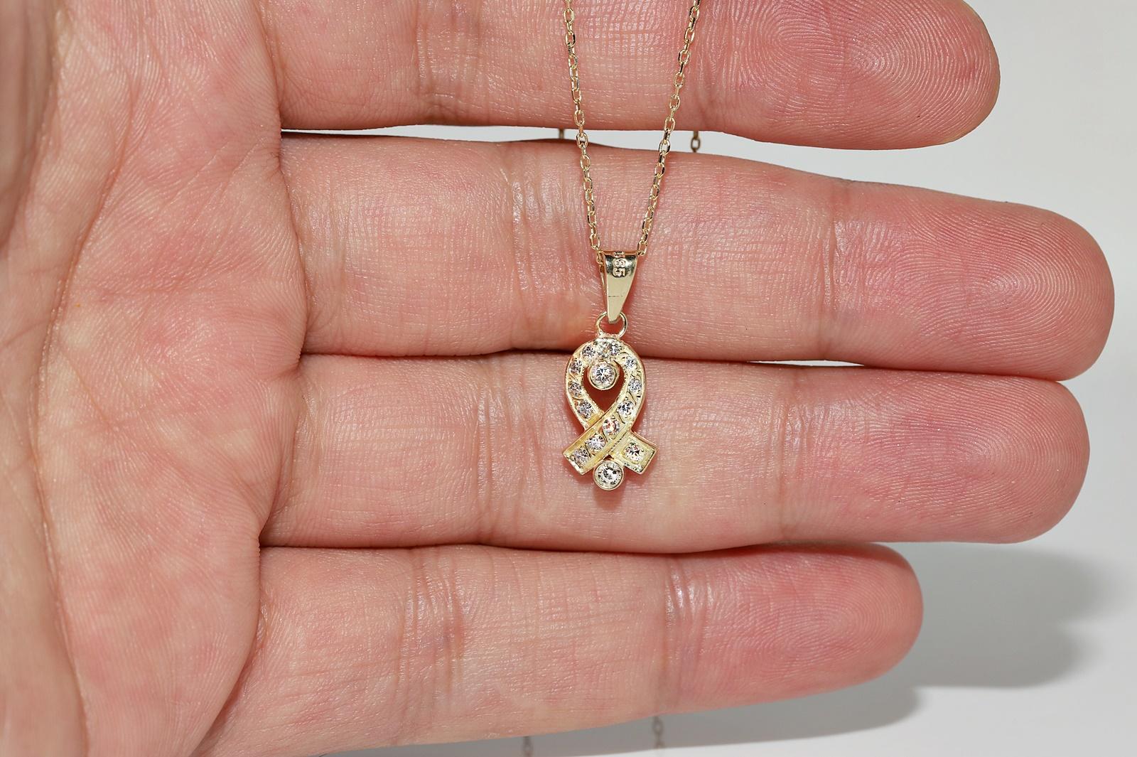 Vintage Circa 1980s 14k Gold Natural Diamond Decorated Pendant Necklace In Good Condition For Sale In Fatih/İstanbul, 34