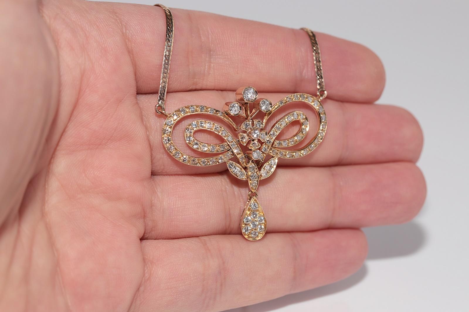 Vintage Circa 1980er Jahre 14k Gold Natürlicher Diamant Dekorierter Anhänger Halskette im Angebot 2
