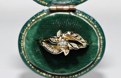Vintage Circa 1980s  14k Gold Natural Diamond Decorated Pretty Ring