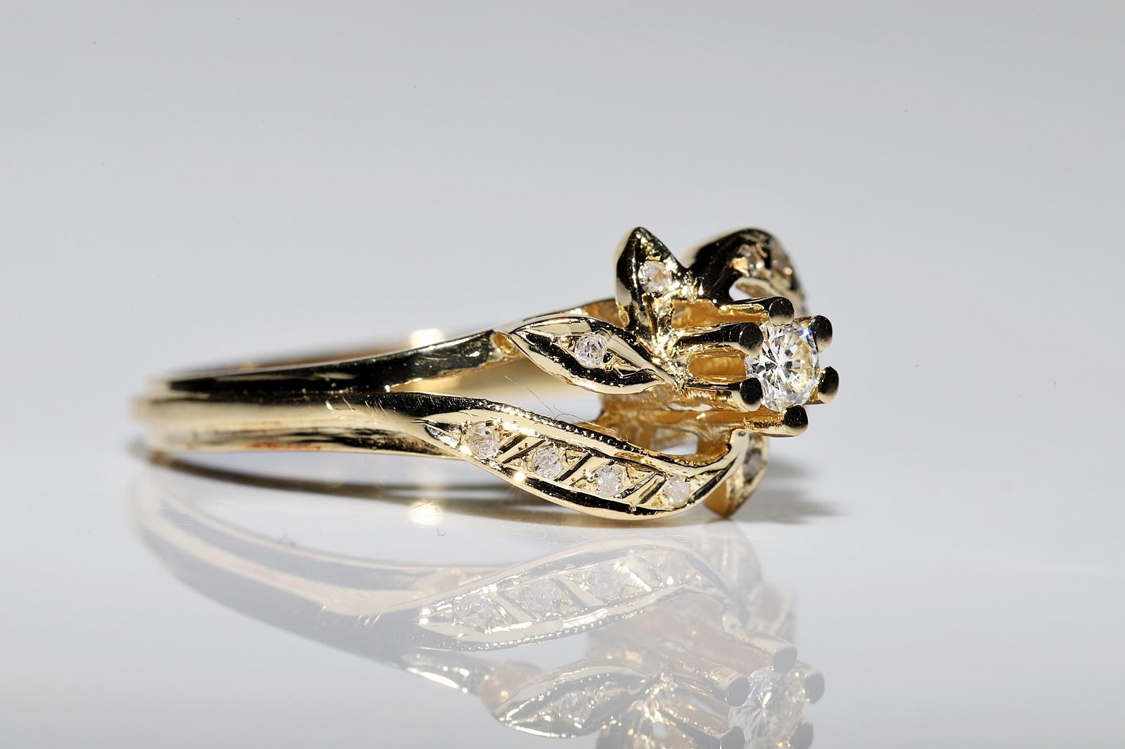 Vintage Circa 1980s  14k Gold Natural Diamond Decorated Pretty Ring  In Good Condition For Sale In Fatih/İstanbul, 34