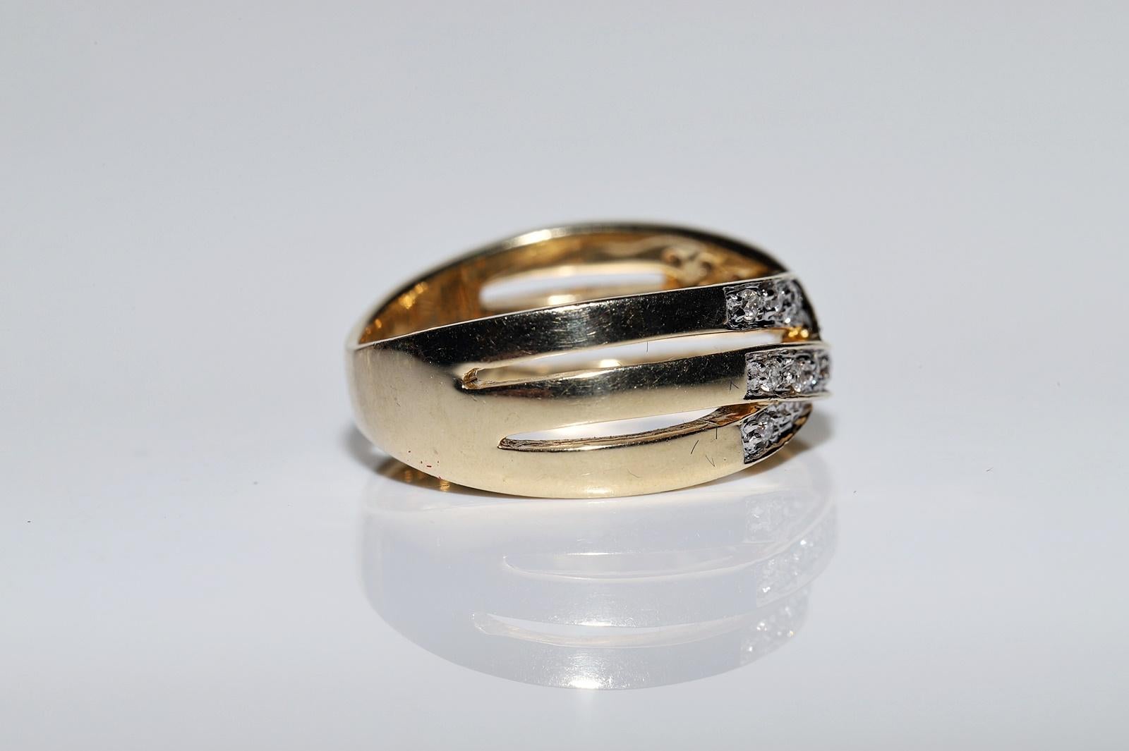 Vintage Circa 1980er Jahre 14k Gold Natürlicher Diamant Dekorierter Vintage-Ring (Brillantschliff) im Angebot