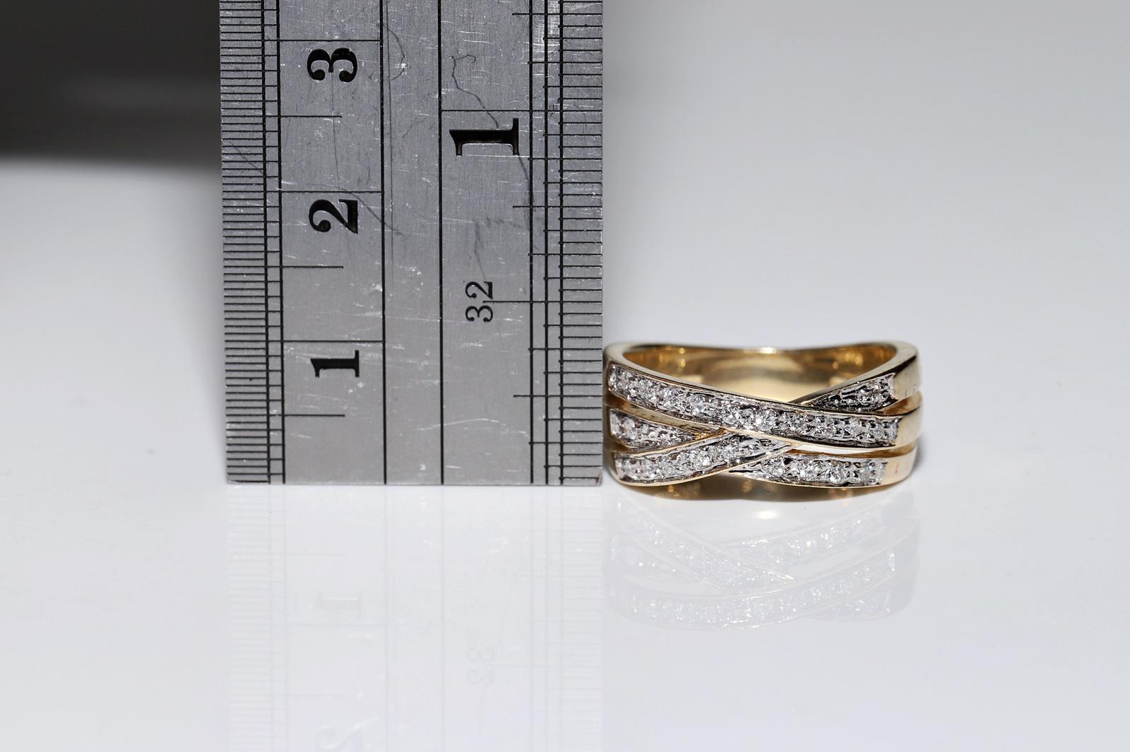 Vintage Circa 1980s 14k Gold Natural Diamond Decorated Ring  For Sale 3