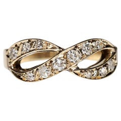 Vintage Circa 1980s 14k Gold Natural Diamond Decorated Ring 