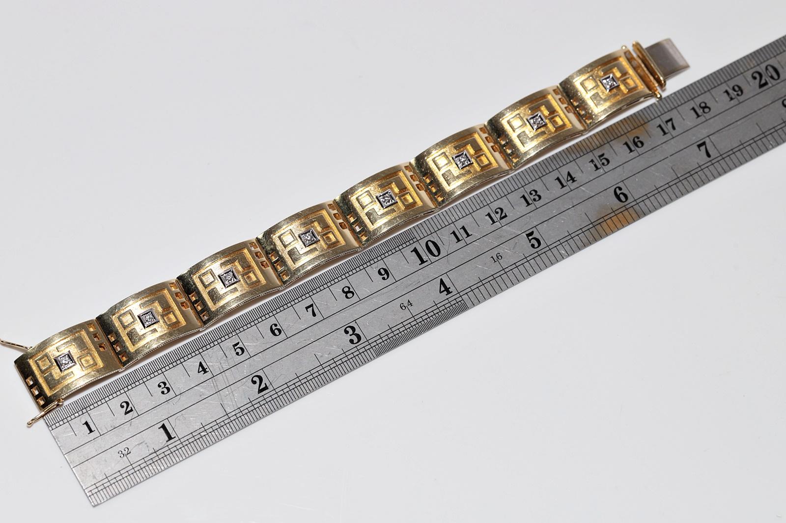 Vintage Circa 1980er Jahre 14k Gold natürlicher Diamant verziertes starkes Vintage-Armband im Angebot 1