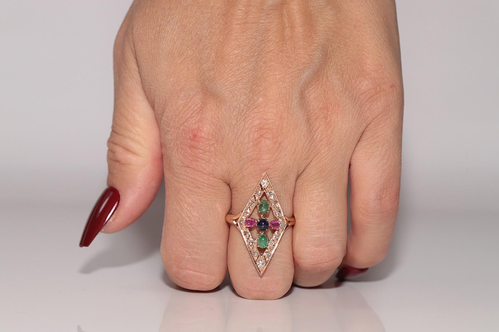 Vintage Circa 1980er Jahre 14k Gold natürlicher Diamant Smaragd Rubin und Saphir Ring im Angebot 5