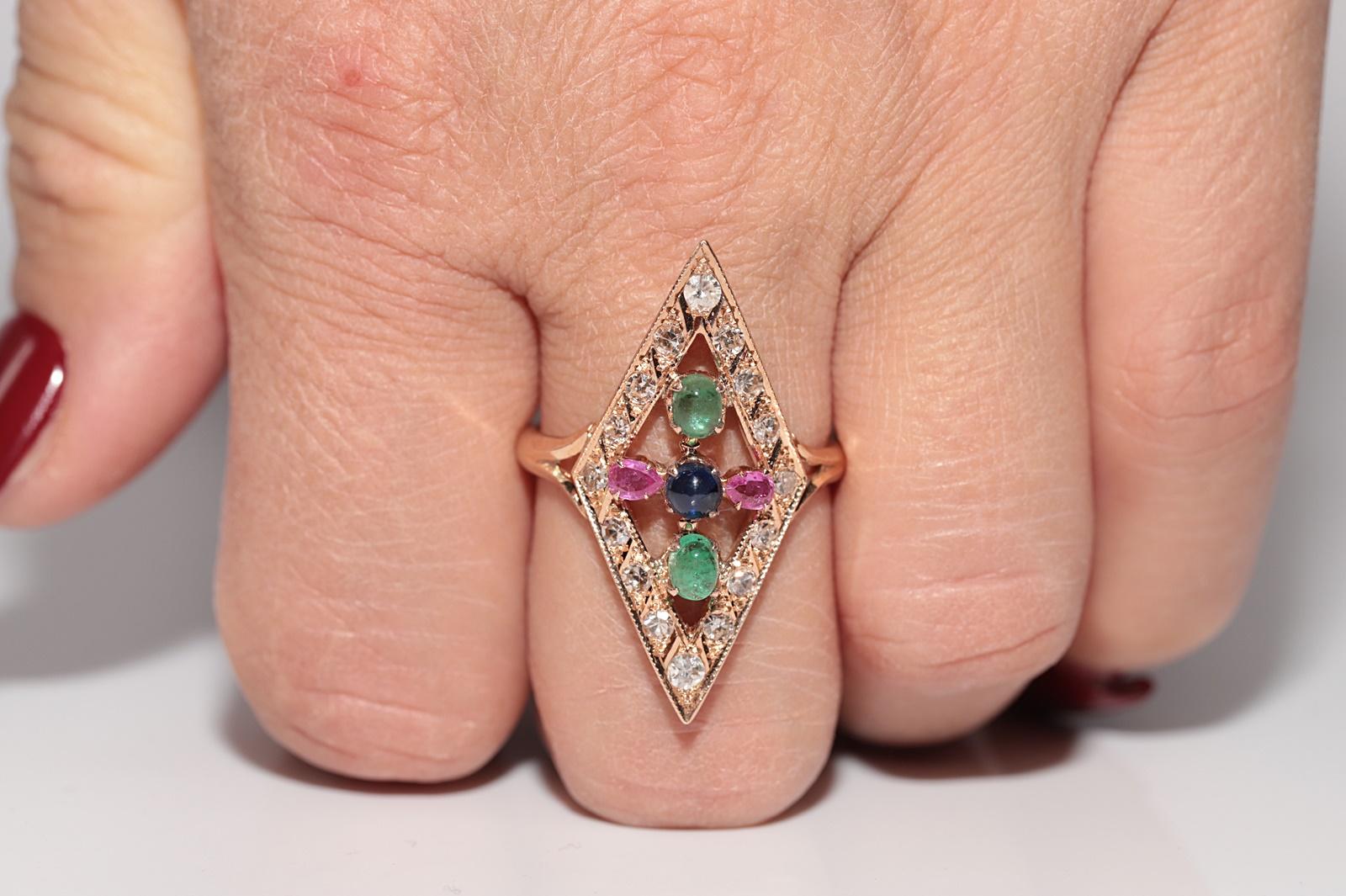 Vintage Circa 1980er Jahre 14k Gold natürlicher Diamant Smaragd Rubin und Saphir Ring im Angebot 6