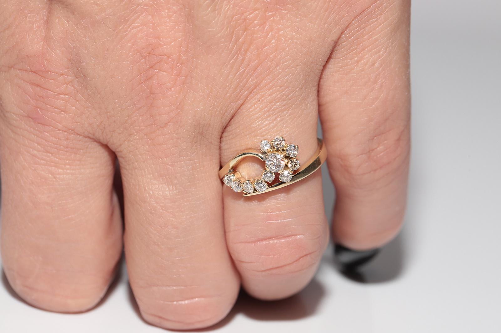 Anello stile fiori con diamanti naturali in oro 14k CIRCA 1980 in vendita 8