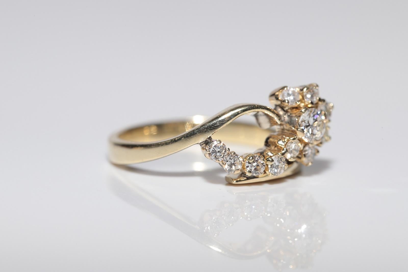 Taglio brillante Anello stile fiori con diamanti naturali in oro 14k CIRCA 1980 in vendita