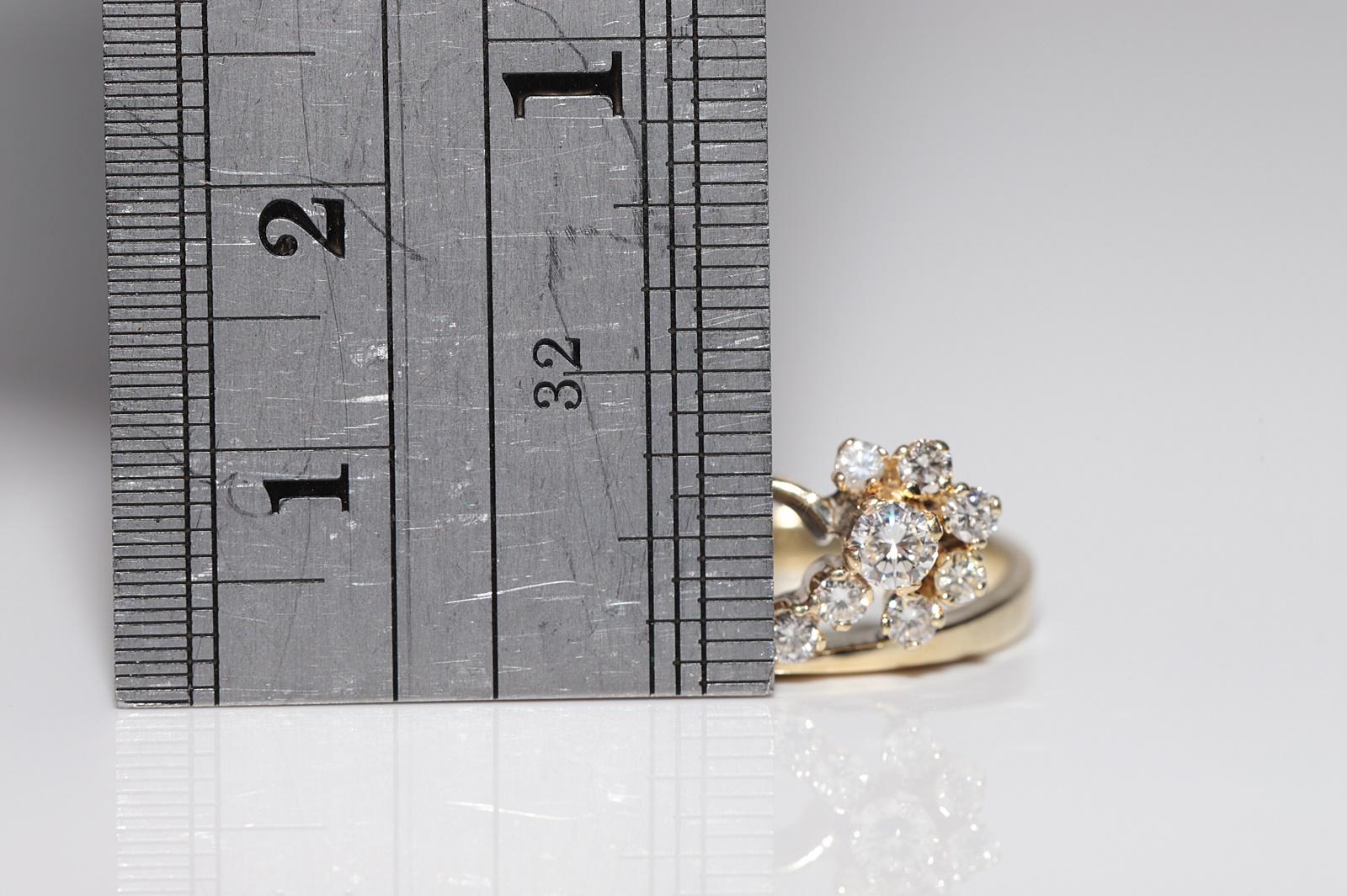 Anello stile fiori con diamanti naturali in oro 14k CIRCA 1980 in vendita 3