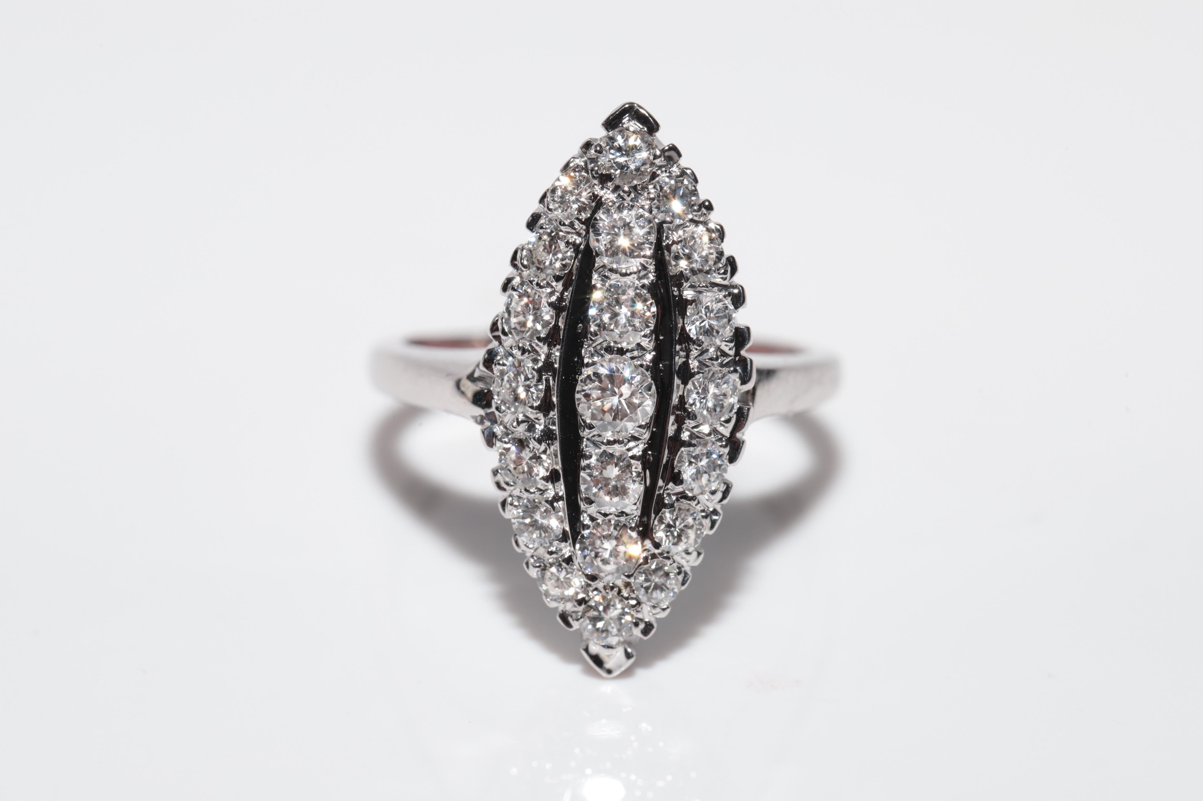 Vintage Circa 1980er Jahre 14k Gold natürlicher Diamant Navette Ring im Angebot 4