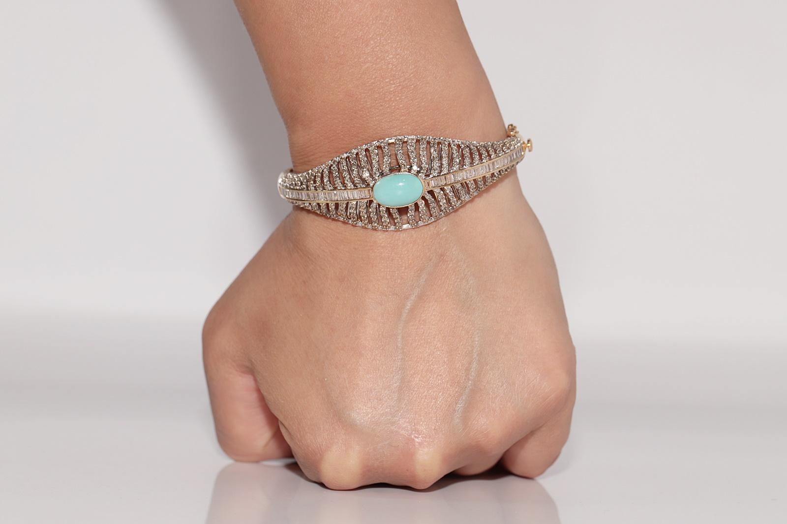 Vintage CIRCA 1980s 14k Gold Naturald Diamant und Türkis Armreif Armband (Retro) im Angebot
