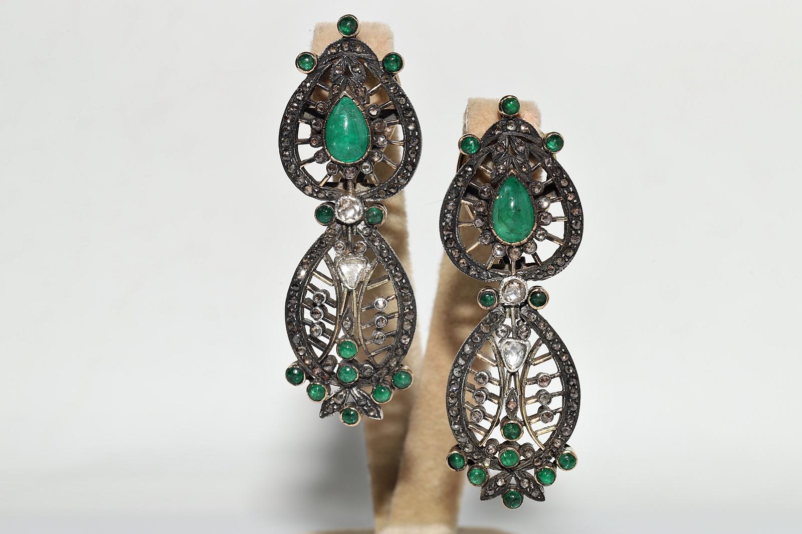 In sehr gutem Zustand.
Das Gesamtgewicht beträgt 17,6 Gramm.
Insgesamt ist Diamant 2,50 ct.
Der Diamant hat braune Farbe und Pique 1-2-3 Klarheit.
Insgesamt ist Smaragd 4.40 ct.
Bitte kontaktieren Sie uns bei Fragen.