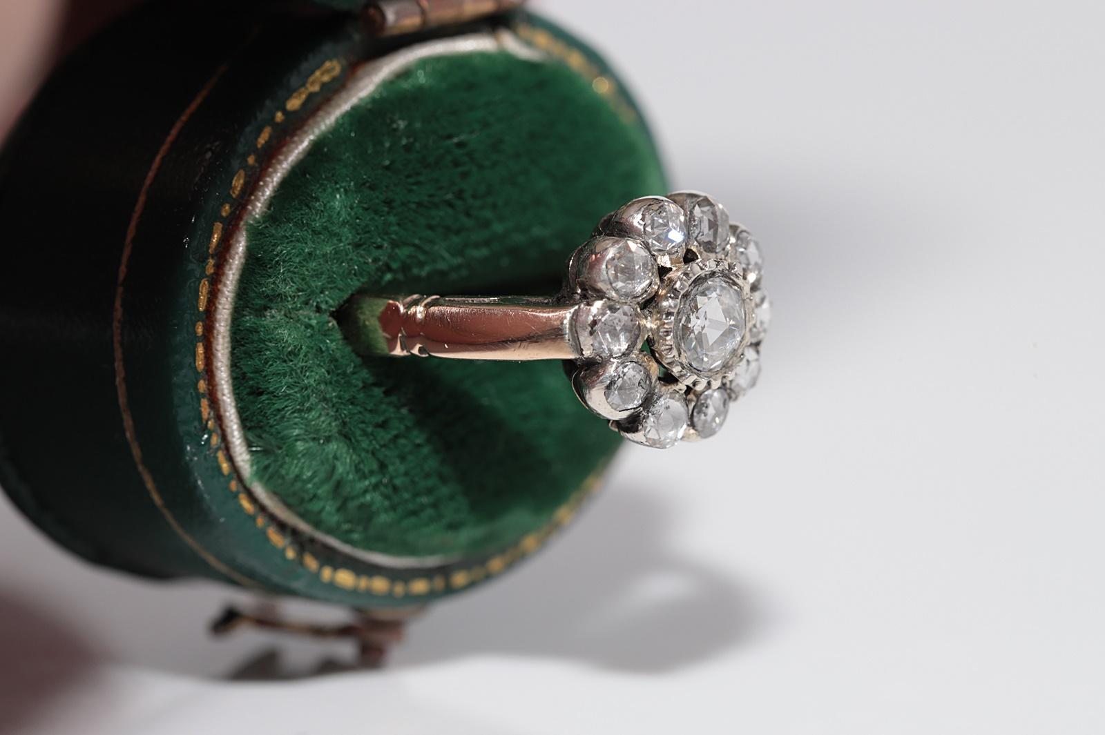 In ottime condizioni.
Il peso totale è di 4 grammi.
Totalmente è un diamante da 0,65 ct.
Il diamante ha colore G-H e purezza vs-s1-s2.
La misura dell'anello è US 6.75
Possiamo realizzare qualsiasi dimensione.
La scatola non è inclusa.
Per qualsiasi