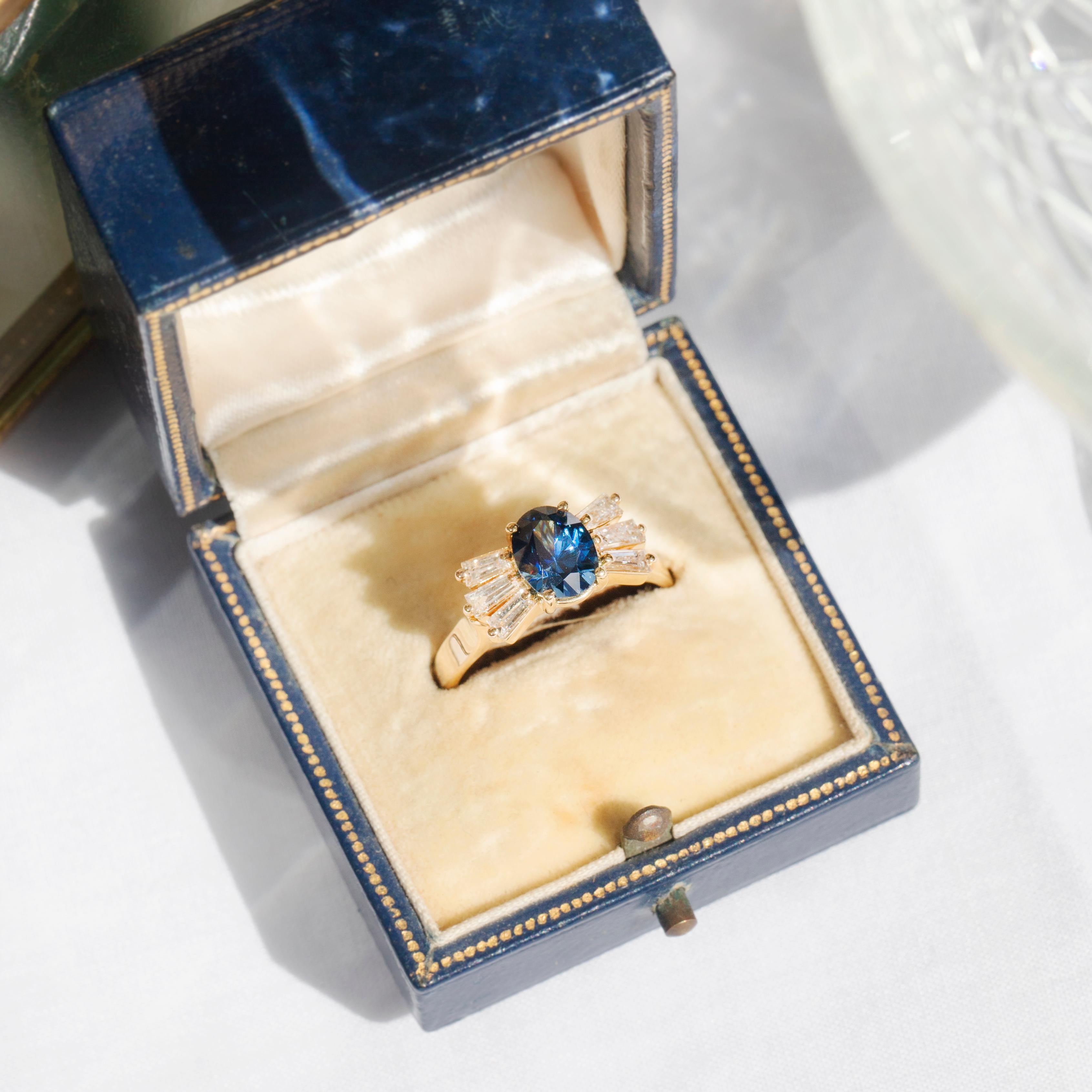 Vintage Circa 1980s 1.78 Carat Sapphire & Baguette Diamond Ring 18ct Yellow Gold For Sale 8