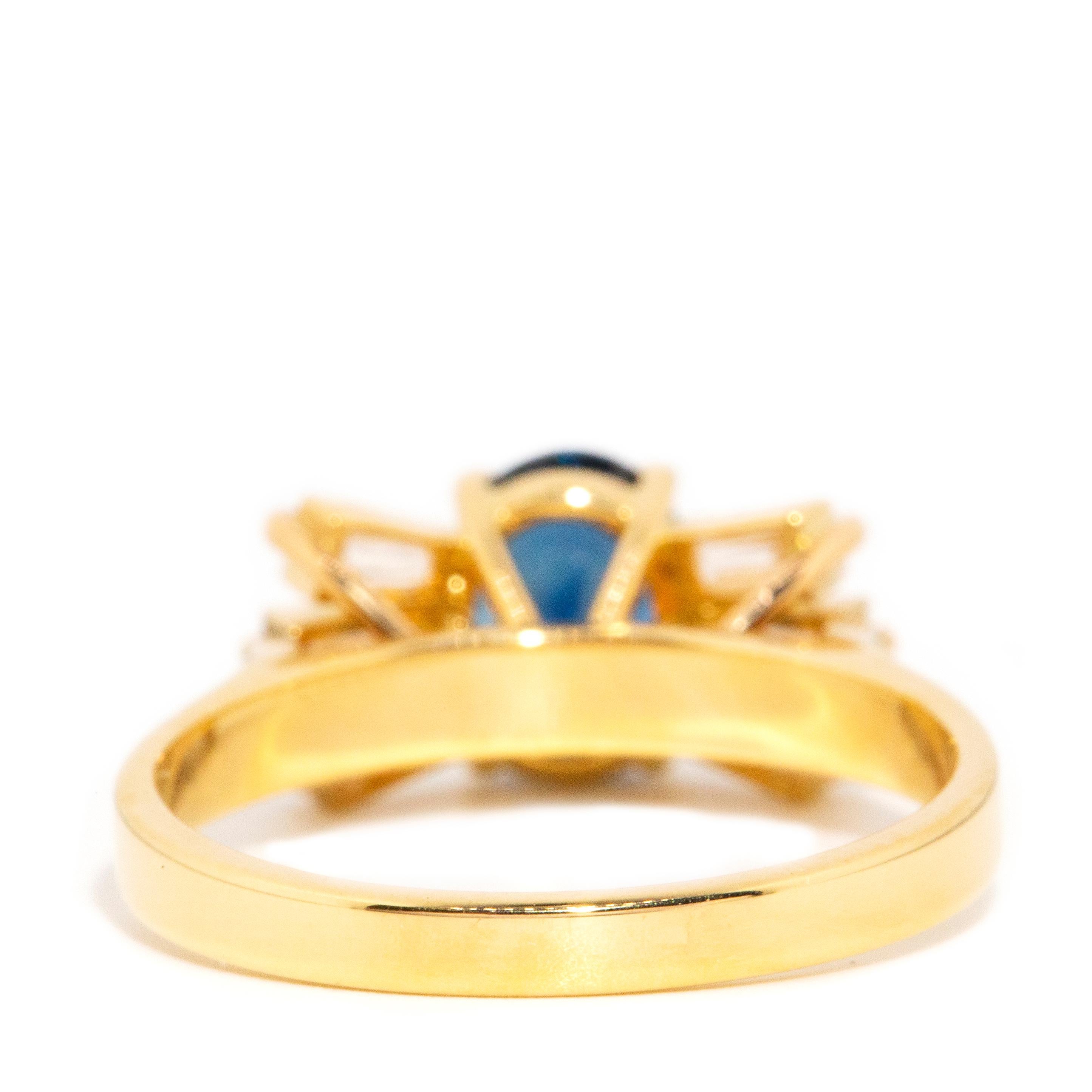 Vintage Circa 1980s 1.78 Carat Sapphire & Baguette Diamond Ring 18ct Yellow Gold For Sale 9
