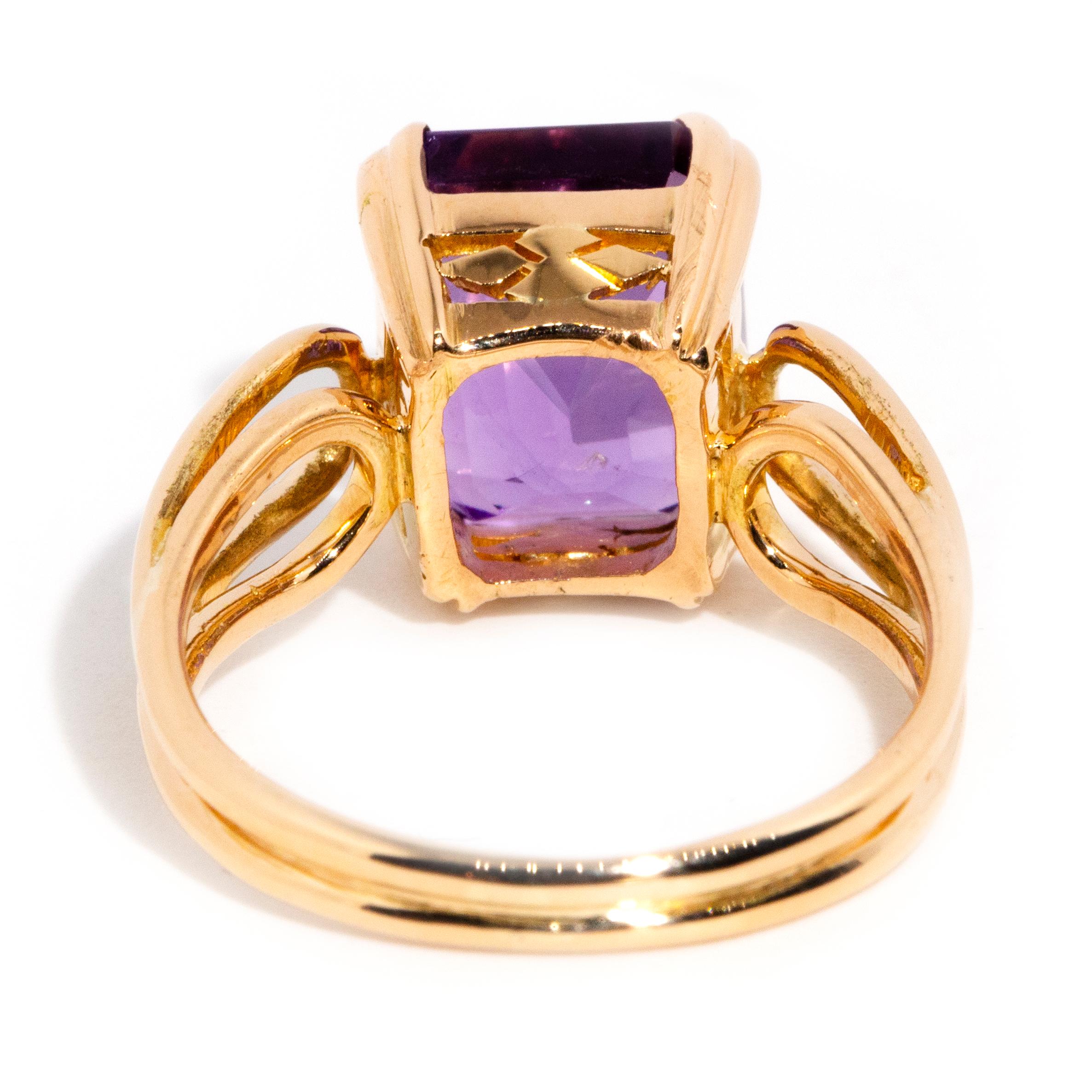 Vintage Circa 1980s 18 Carat Yellow Gold Emerald Cut Bright Purple Amethyst Ring For Sale 4
